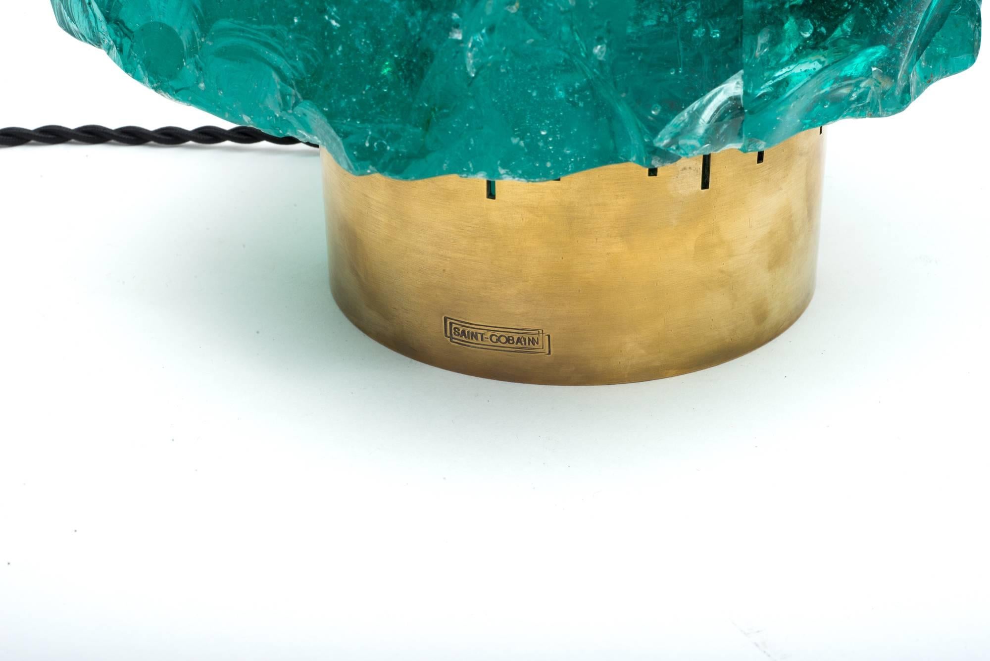 Mid-Century Modern Chiseled Green Crystal Table Lamp in the Manner of Max Ingrand for Saint Gobain