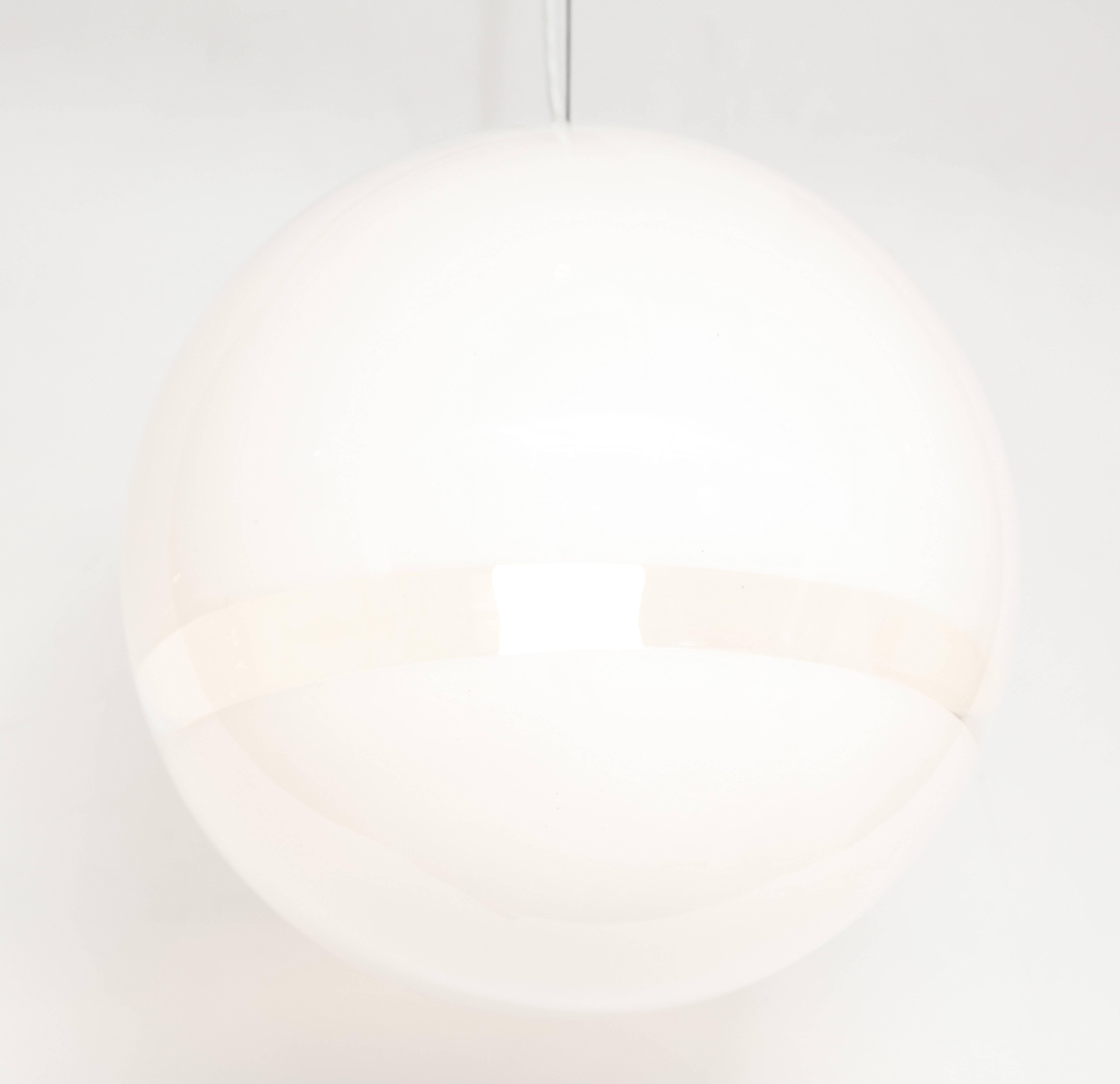 Mazzega Murano Mid-Century Globe Pendant Light, Italy 1960s In Good Condition In New York, NY