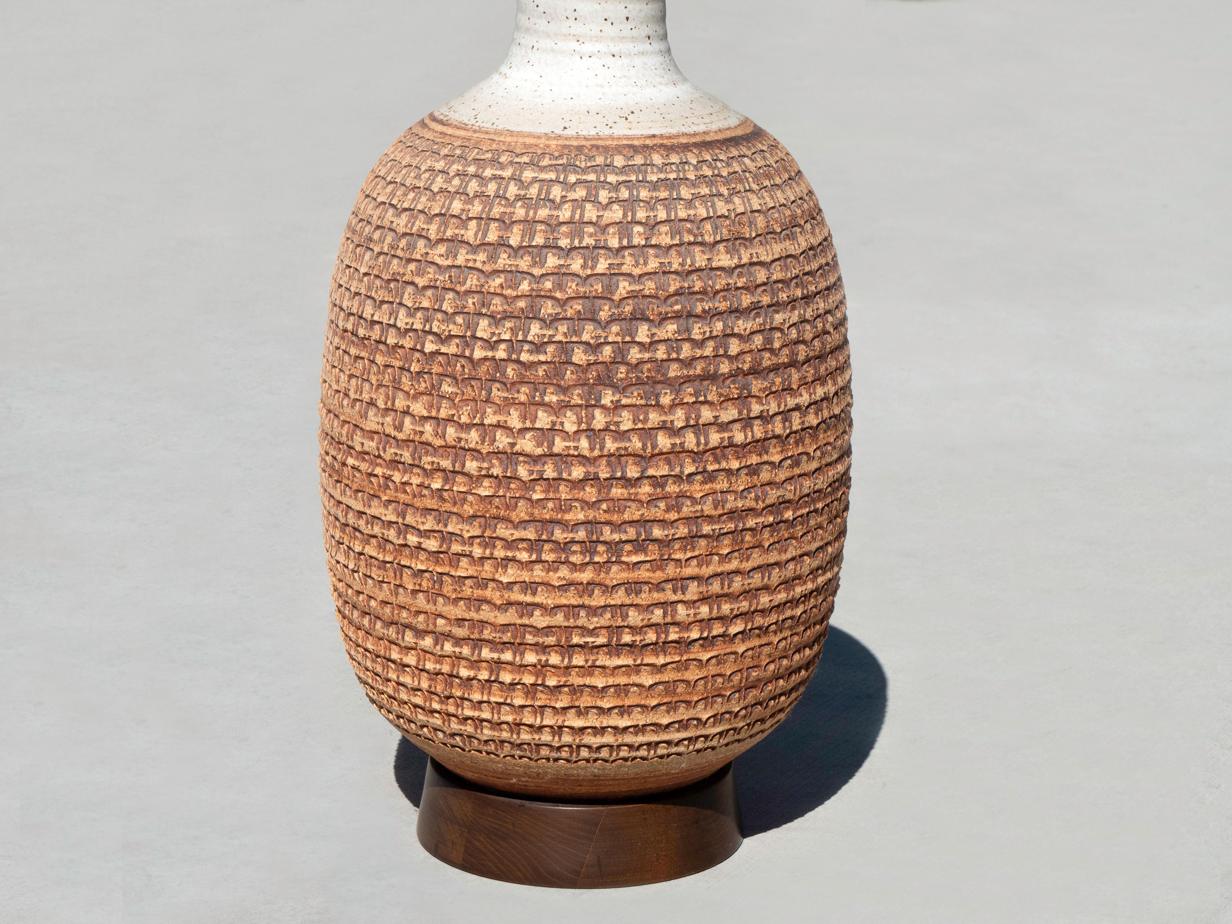 Mid-Century Modern Bob Kinzie Large Stoneware Table Lamp for Affiliated Craftsmen, Circa 1960's For Sale