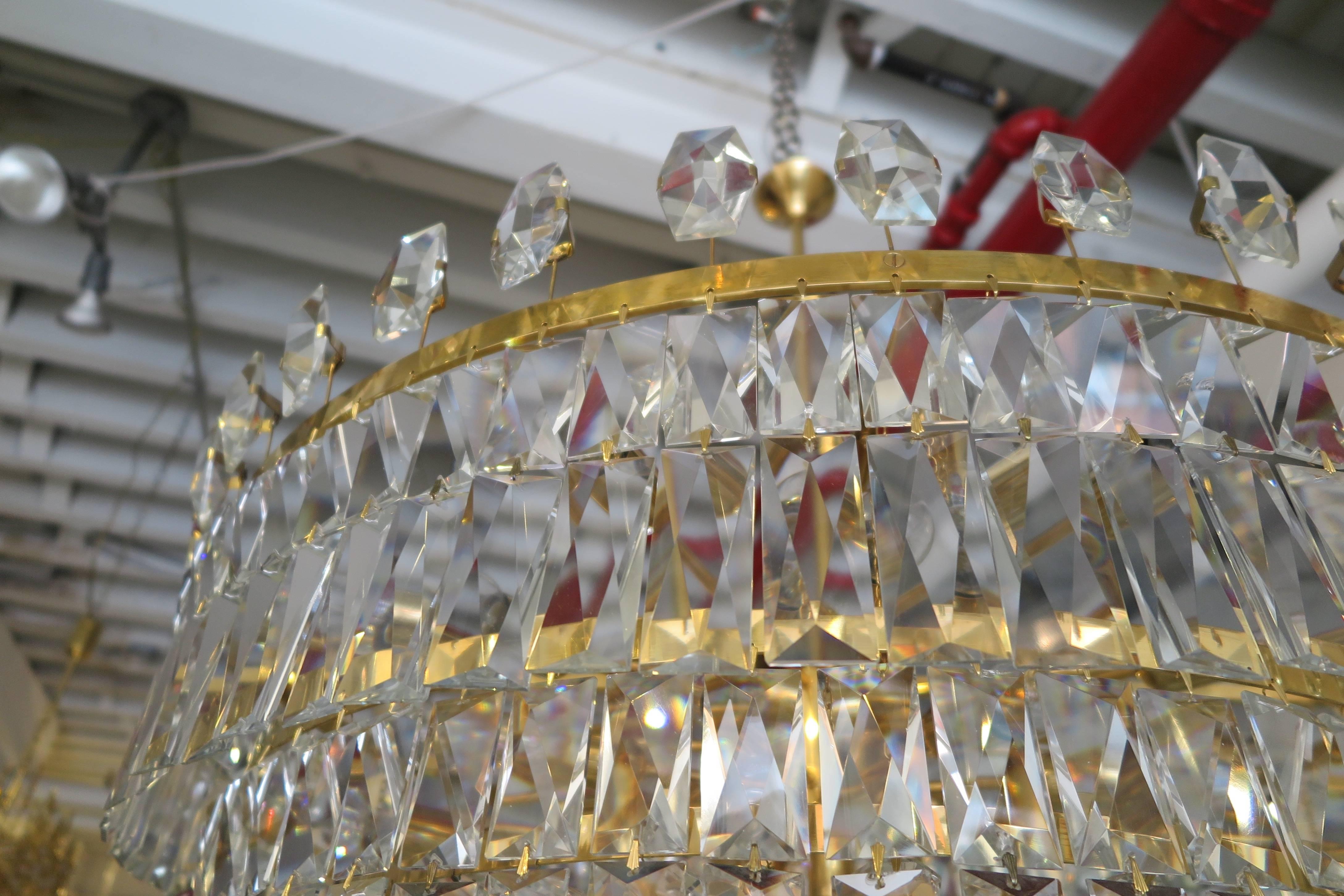 Huge Crystal Chandelier by Lobmeyr for the Markthalle Feldkirch, Austria, 1972 In Good Condition For Sale In New York, NY