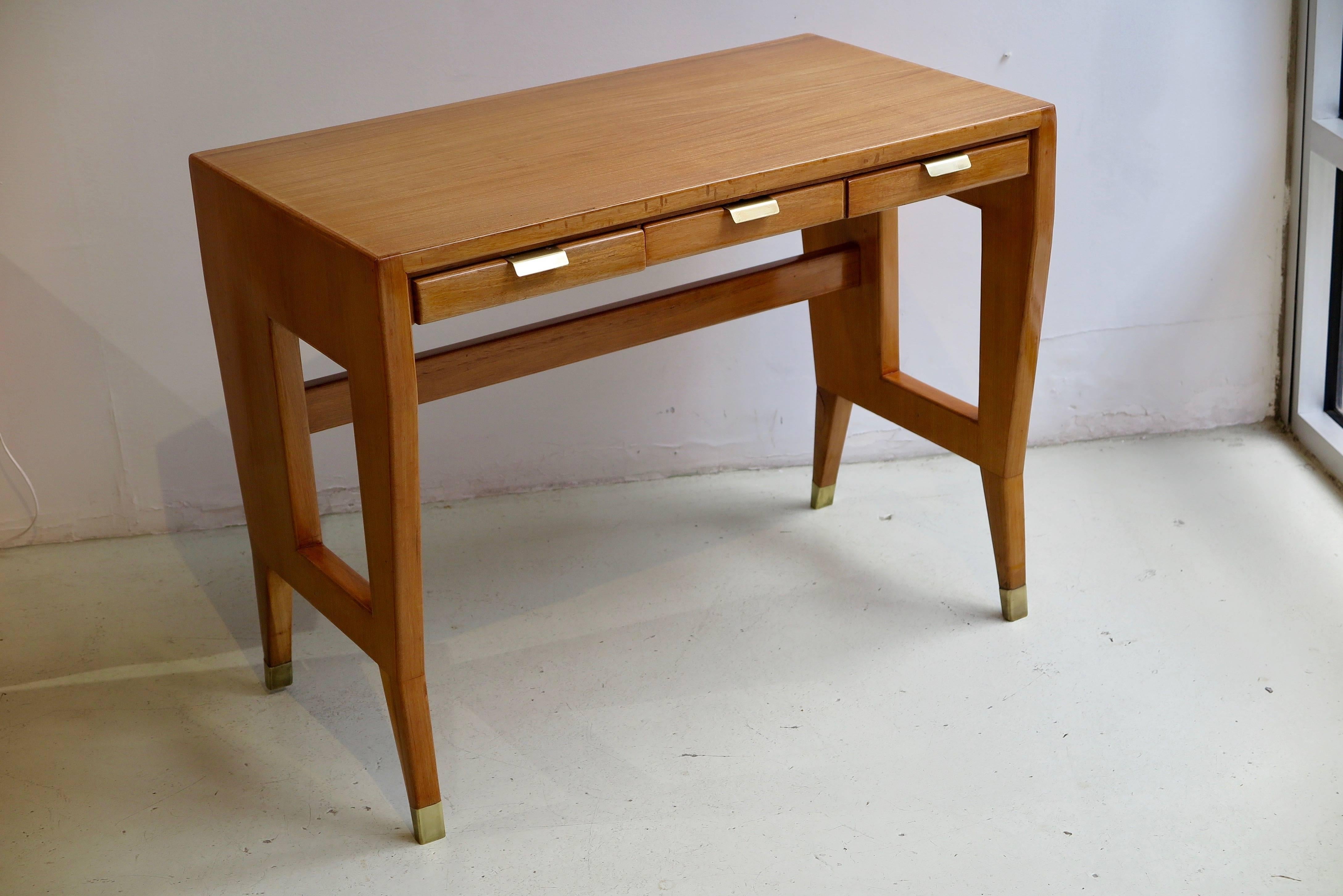 Pair of desks or tables in ash with three drawers and handles and feet in brass by Gio Ponti (1891 - 1971), Italy, circa 1940. The desks were at the Banca Nazionale del Lavoro in Bergamo, Italy.
Comes with letter of authenticity from the Gio Ponti