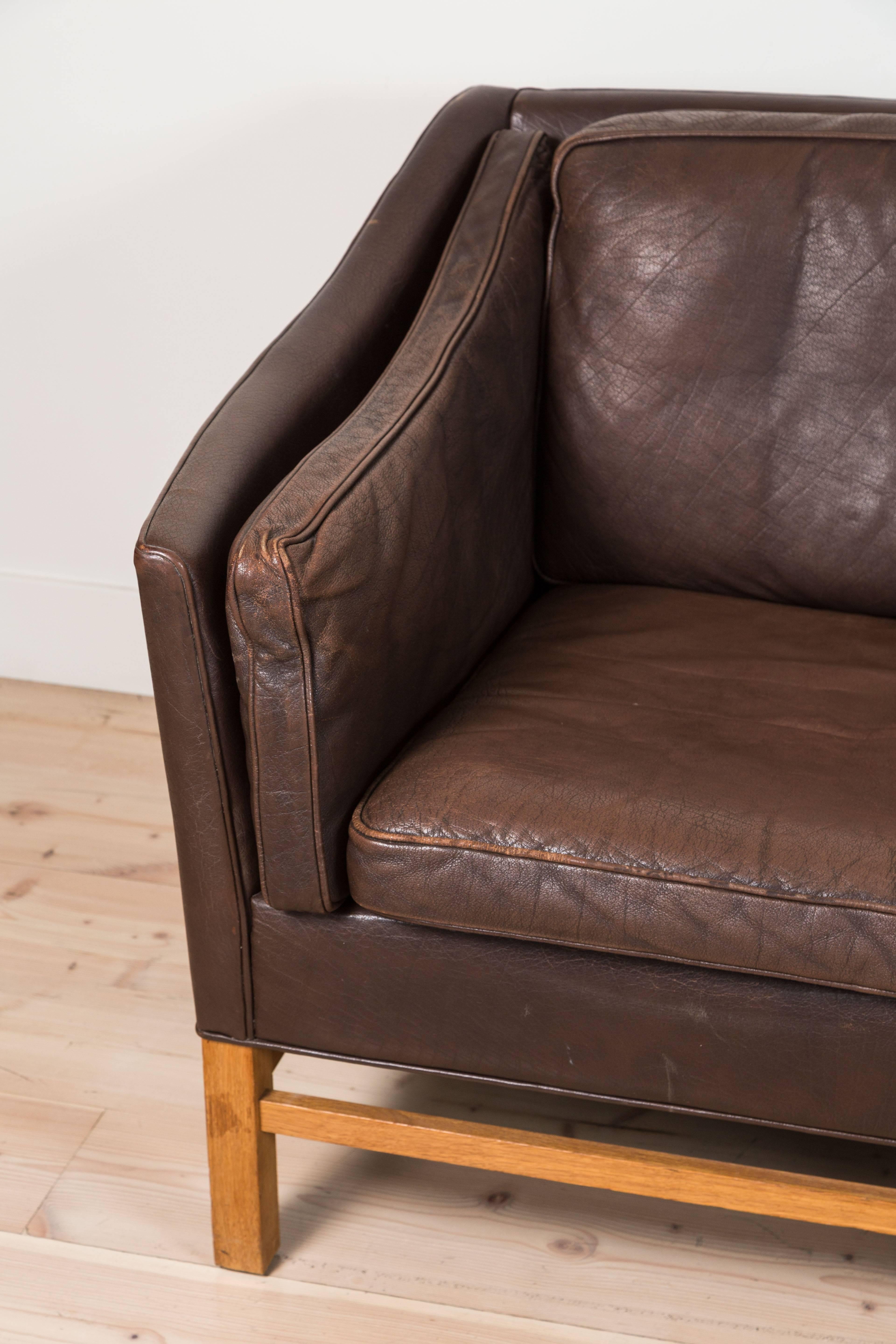 Mid-20th Century Leather and Oak Sofa in the Style of Børge Mogensen