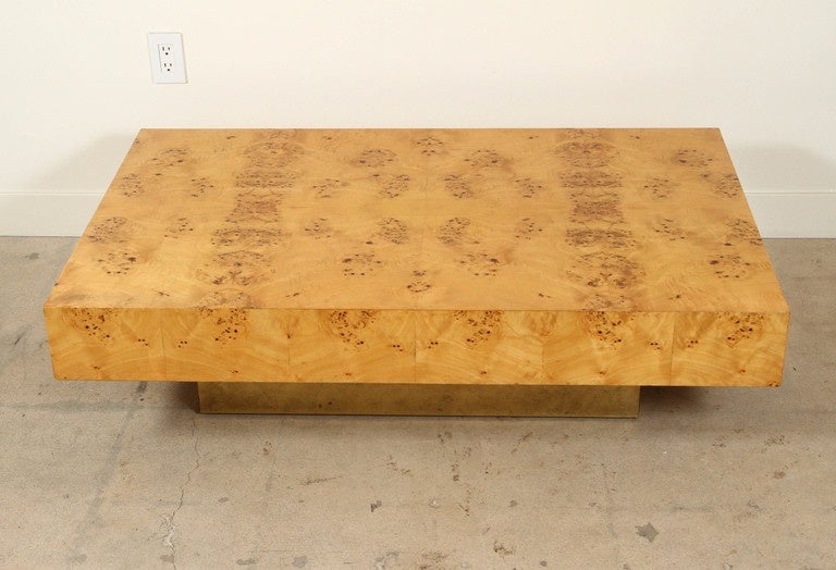 Olive Burl Coffee Table with Brass Base by Milo Baughman In Excellent Condition In Los Angeles, CA