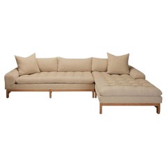 Lawson-Fenning Morro Seccional, Lino beige acolchado y roble macizo, Sofá moderno