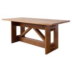 Table de salle à manger en bois sculpté attribuée à Giuseppe Rivadossi, Italie
