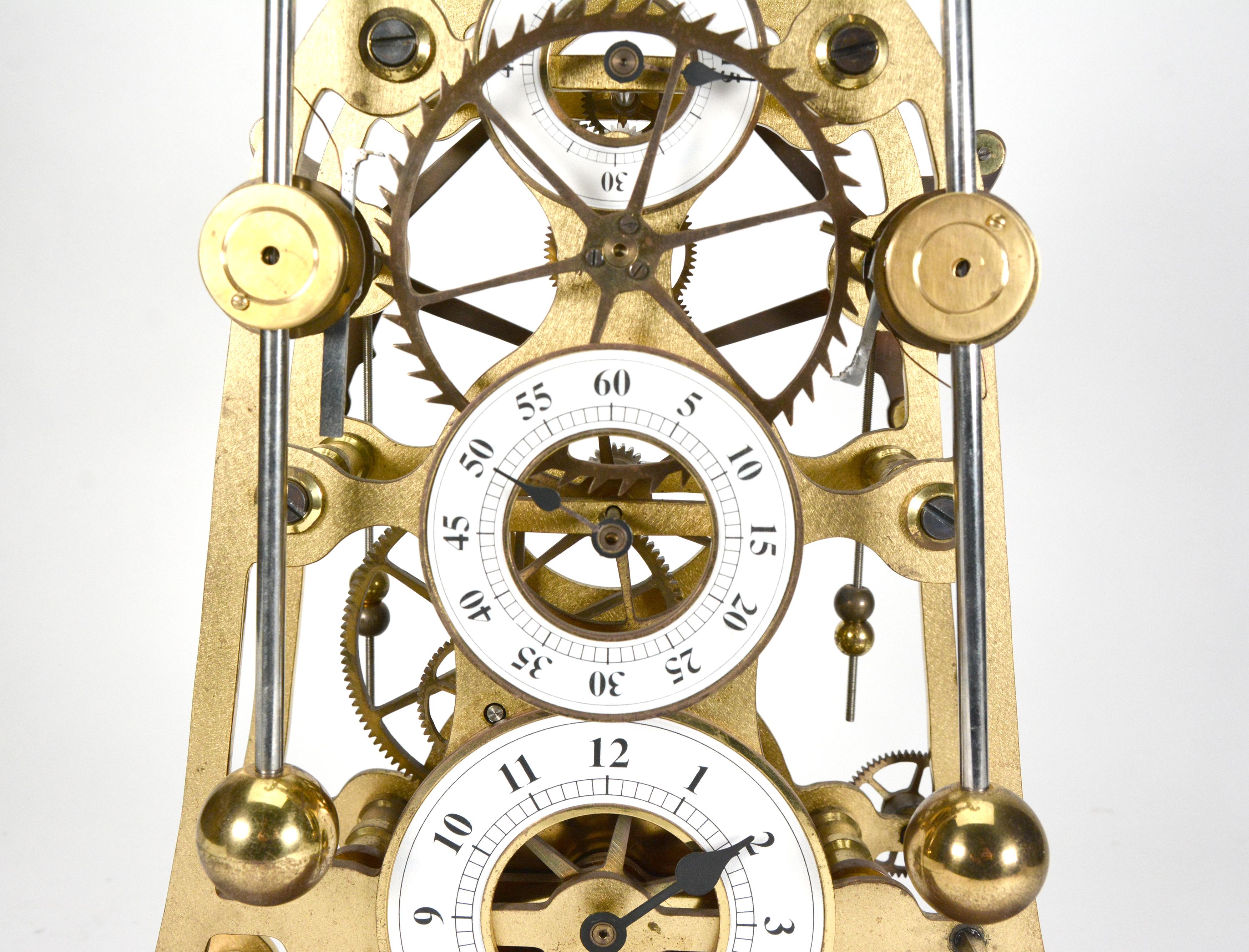 Fin du 20e siècle Horloge de sauterelle anglaise vintage Devon Harrison Grasshopper à double pendule squelette en vente