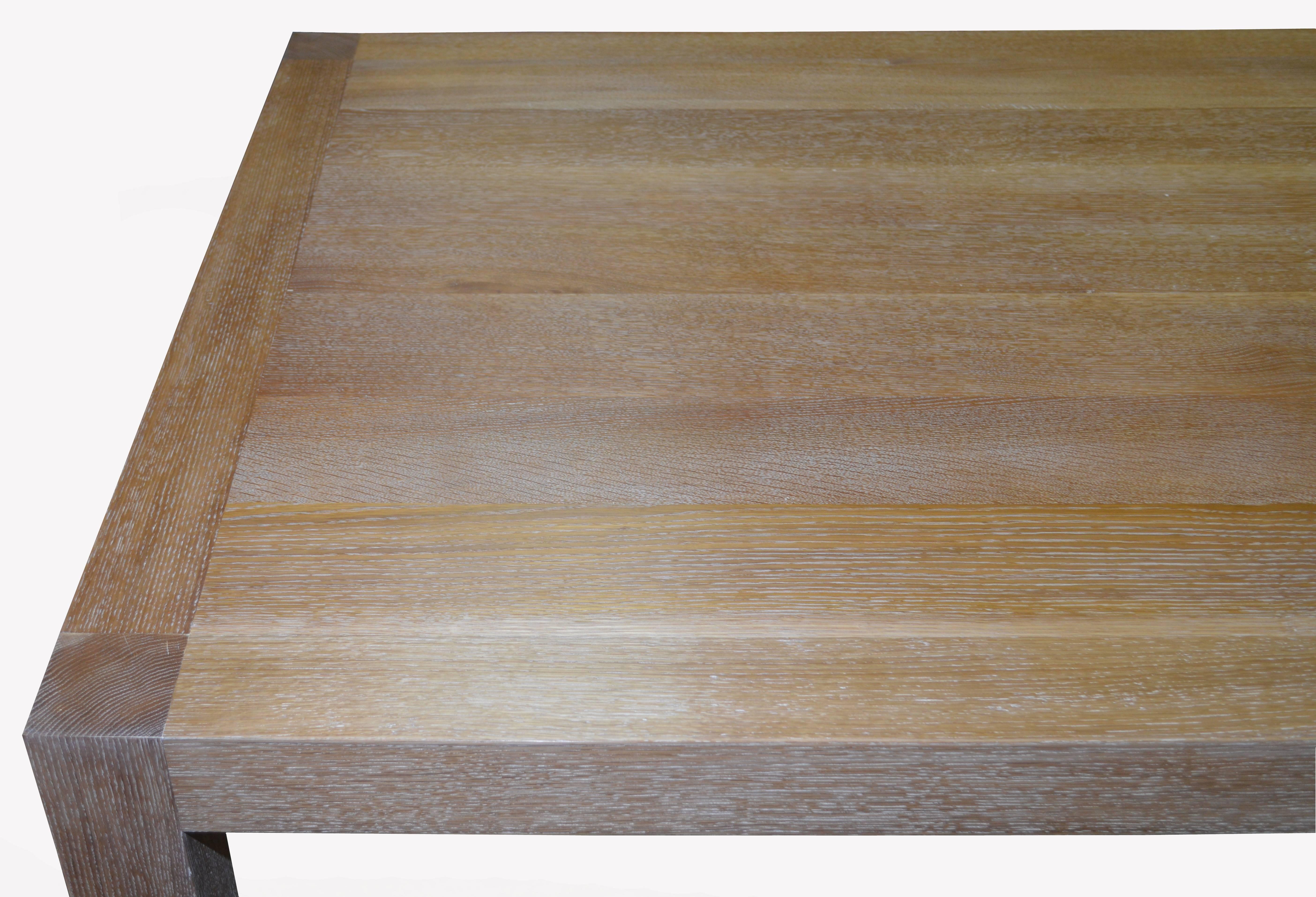 XXIe siècle et contemporain Table Parsons avec finition classique en chêne chaulé, fabriquée sur commande en vente