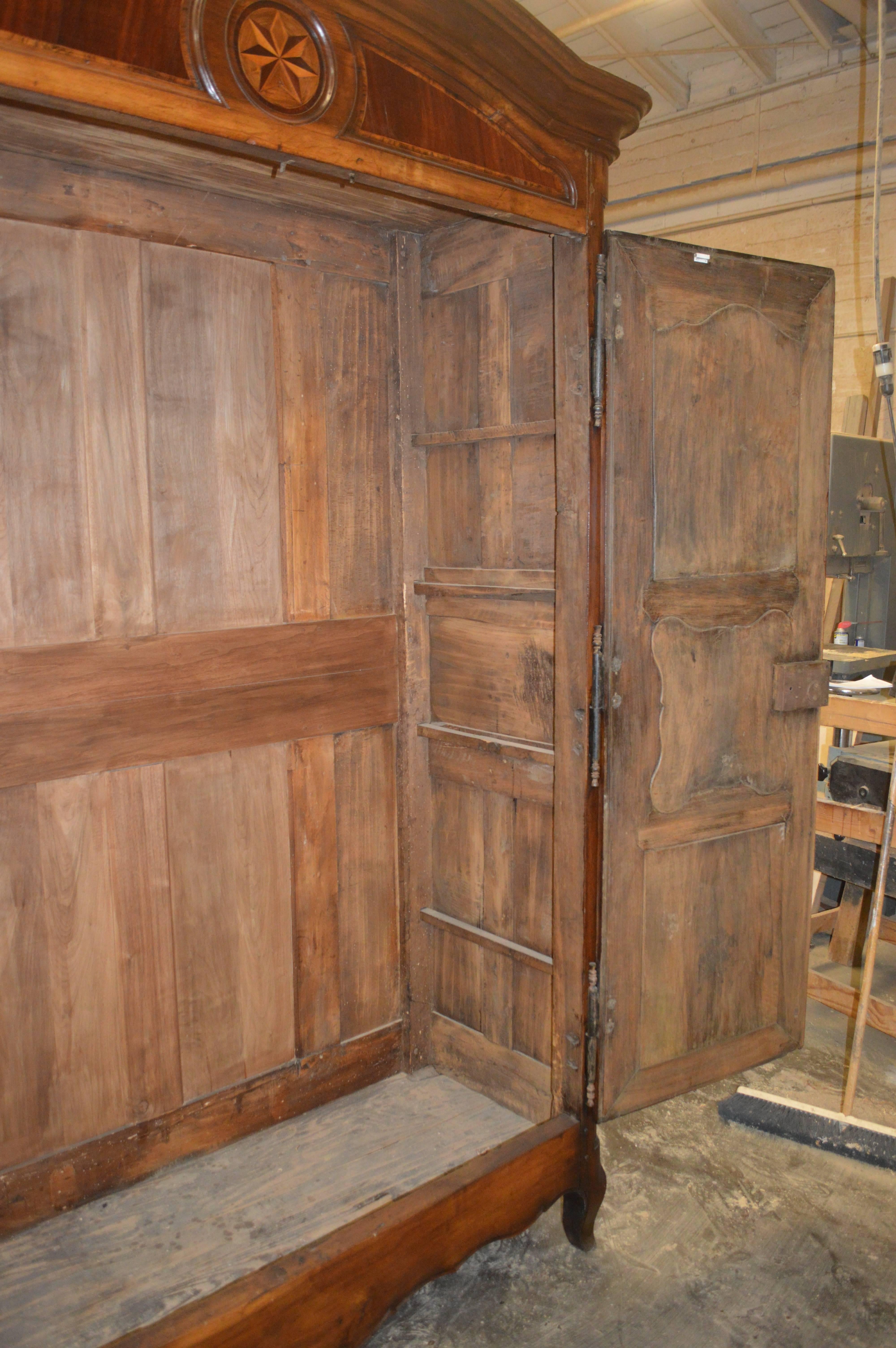 Large Louis XV Armoire in Walnut For Sale 3