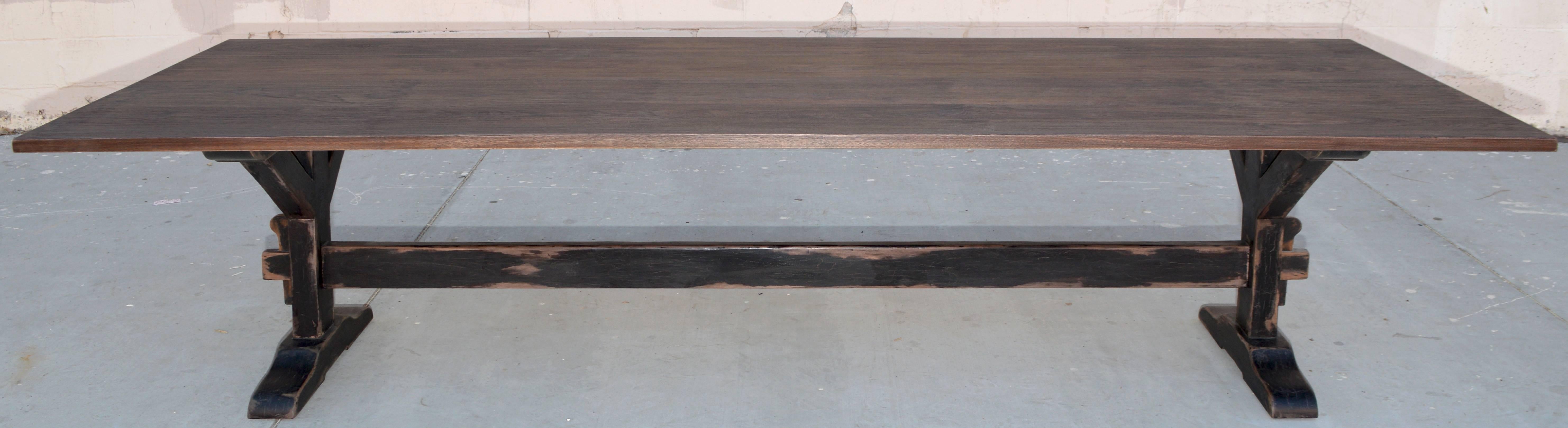 Primitif Table à tréteaux en noyer massif, fabriquée sur commande par Petersen Antiques en vente