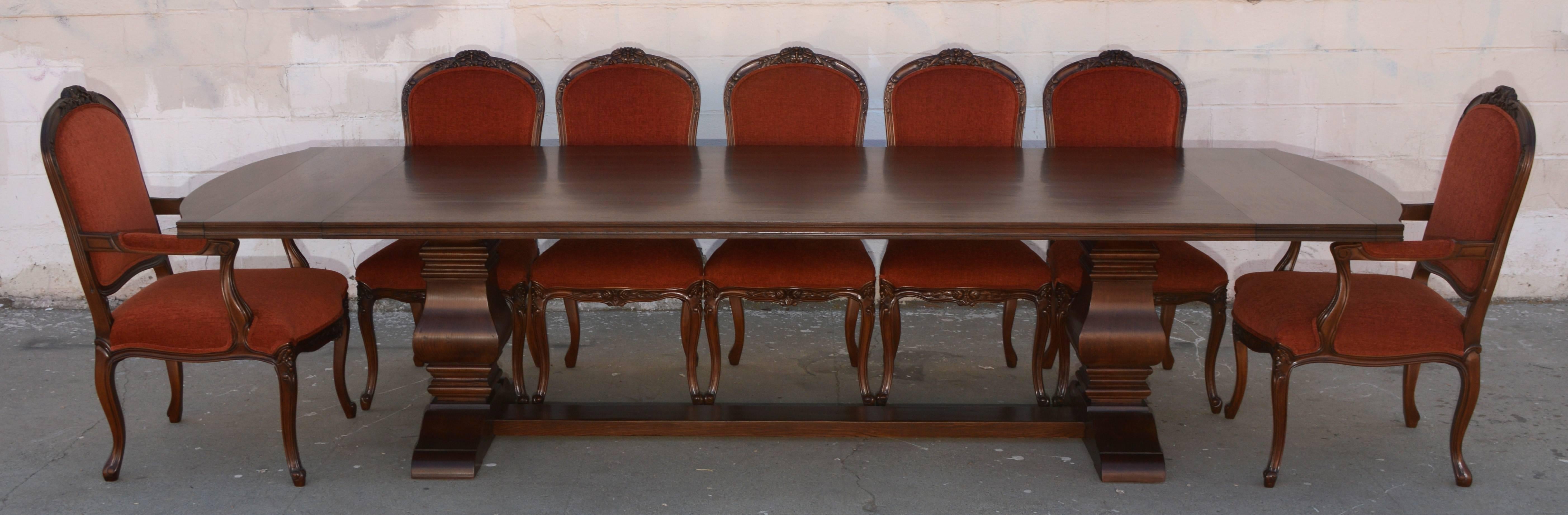 XXIe siècle et contemporain Table de salle à manger extensible en chêne taillé en fente, fabriquée sur mesure par Petersen Antiques en vente