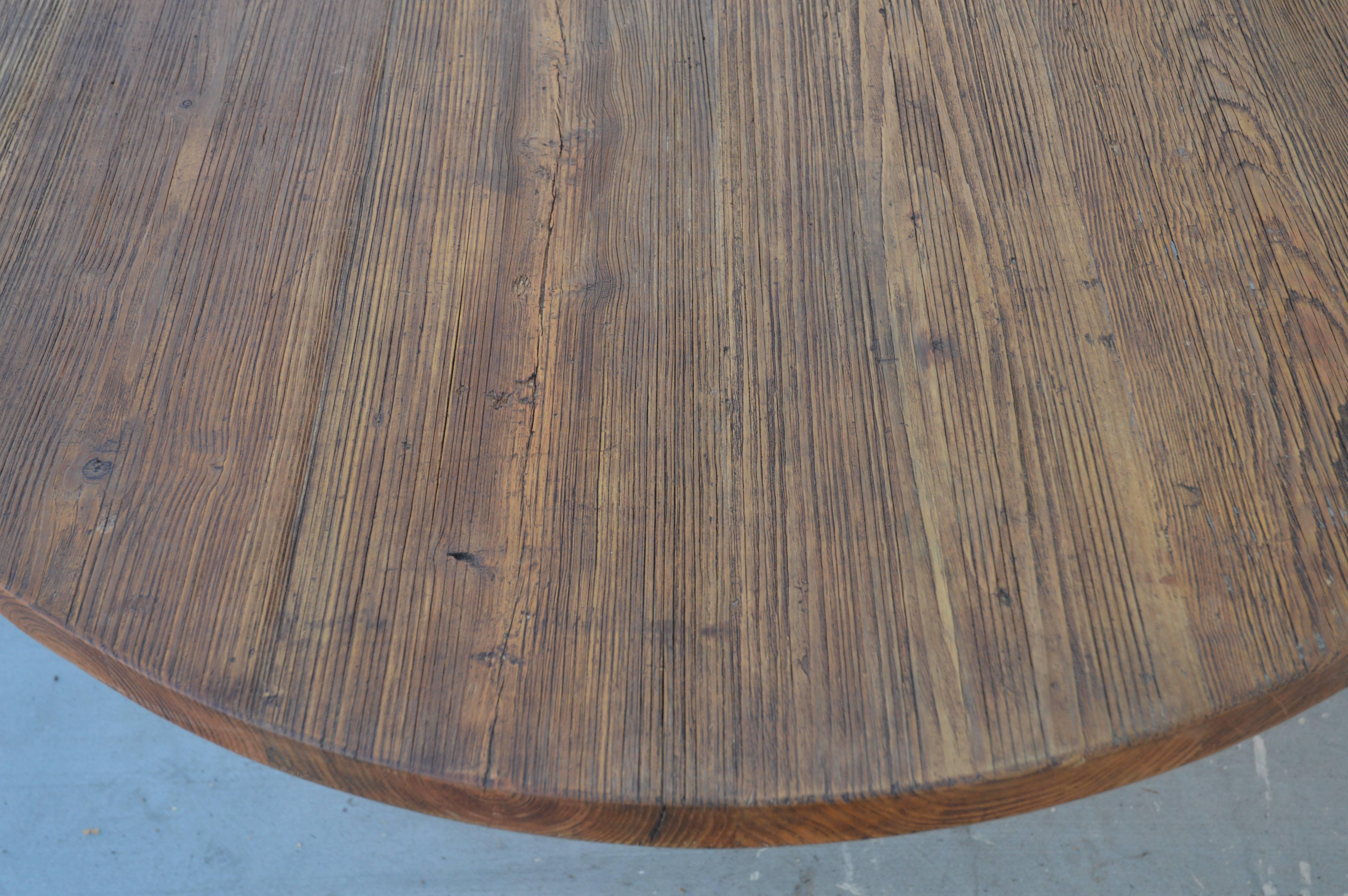 Bois de récupération Table de salle à manger ovale en cœur de pin récupéré, fabriquée sur mesure par Petersen Antiques en vente