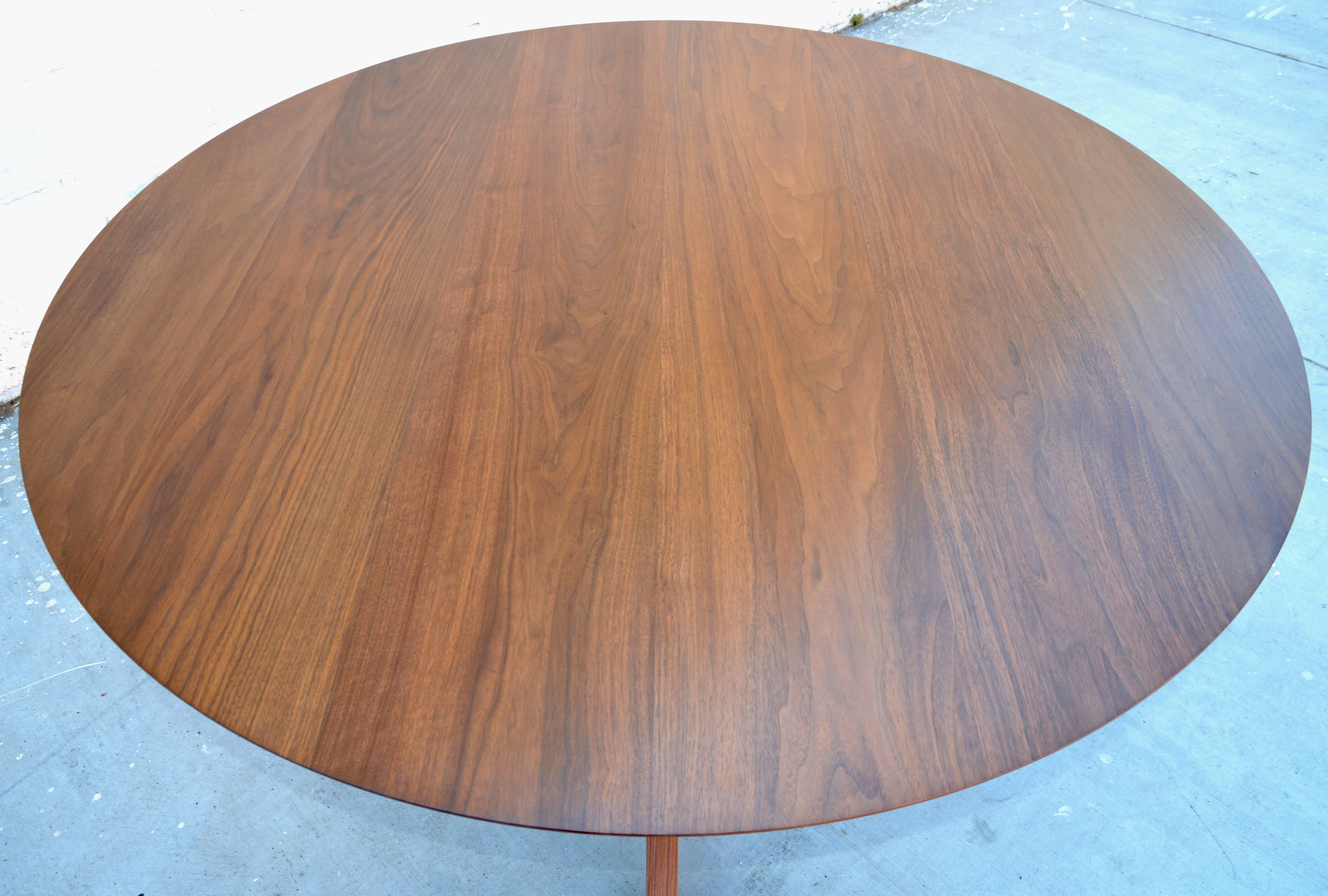 'Sputnik' Dining Table in Solid Walnut, Built to Order by Petersen Antiques In New Condition For Sale In Los Angeles, CA