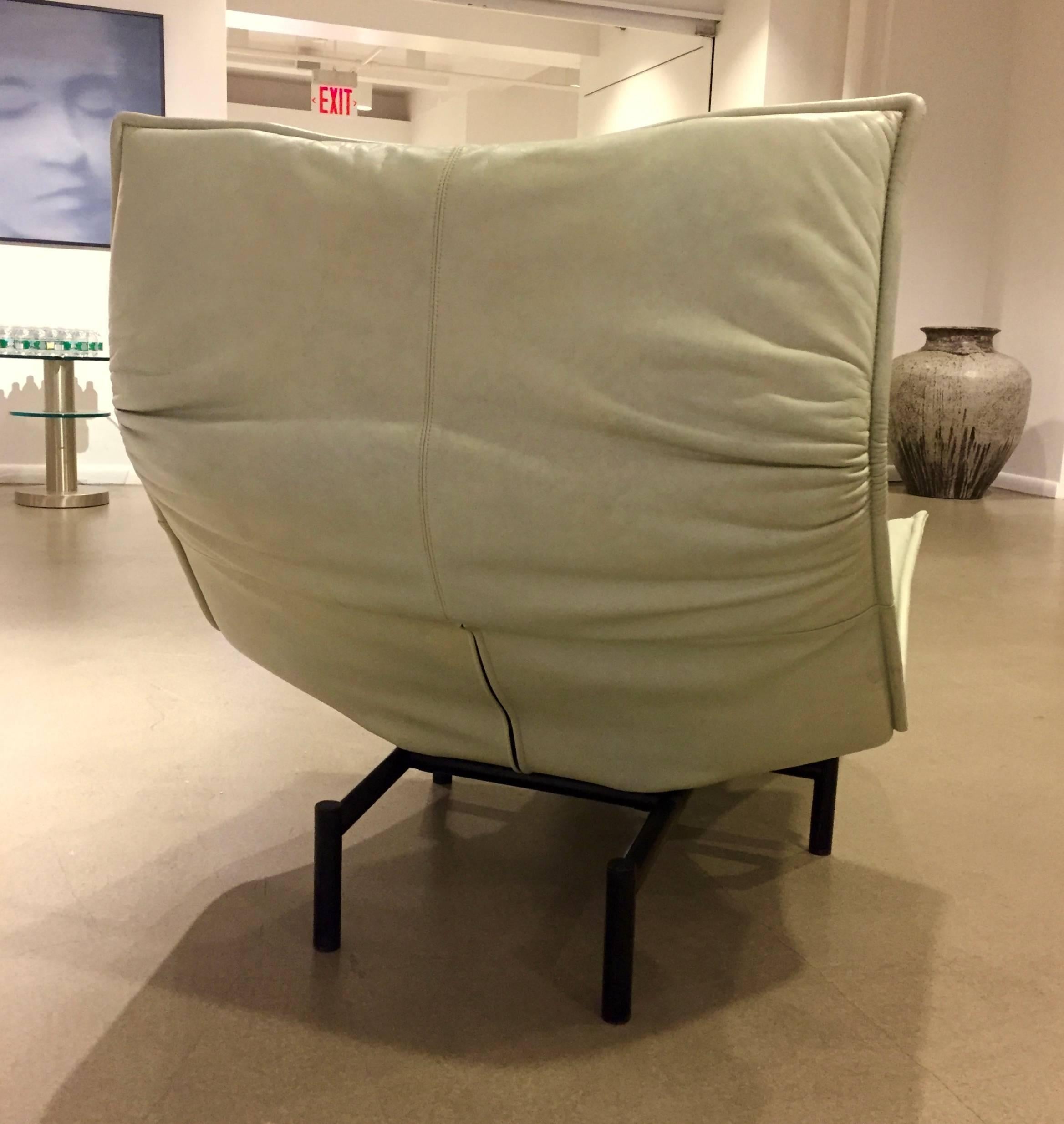 Verandah Chair by Vico Magistretti for Cassina In Good Condition For Sale In New York, NY