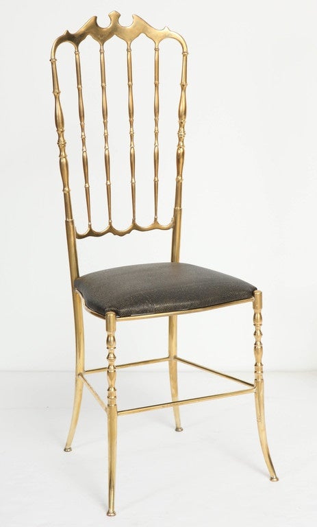 Pair of Italian Brass Chiavari Chairs In Excellent Condition In New York, NY