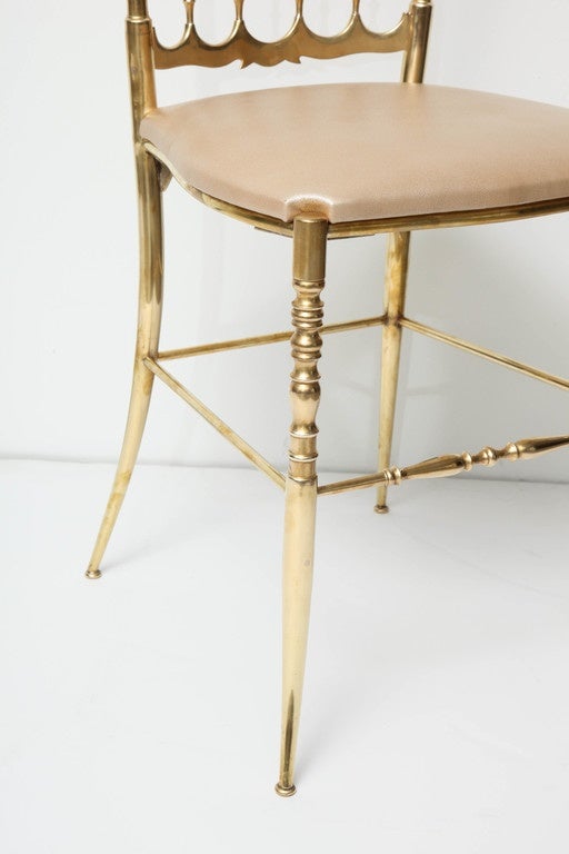 Brass Chiavari Chair with Gold Leather Seat In Excellent Condition In New York, NY