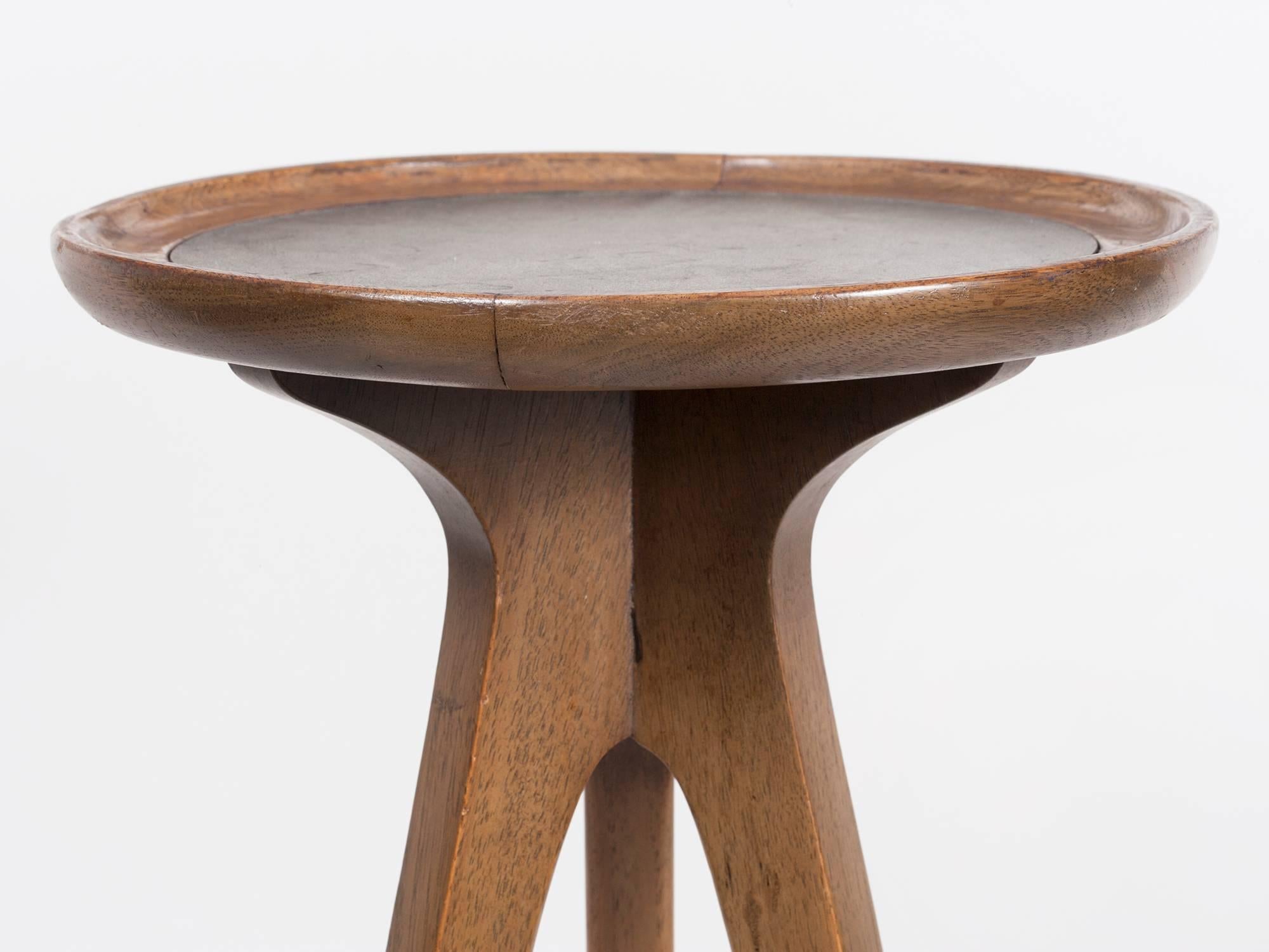 Original 1960s walnut side table Stand by Canadian-American designer John Van Koert for the North Carolina-based furniture maker Drexel. Measures: 24