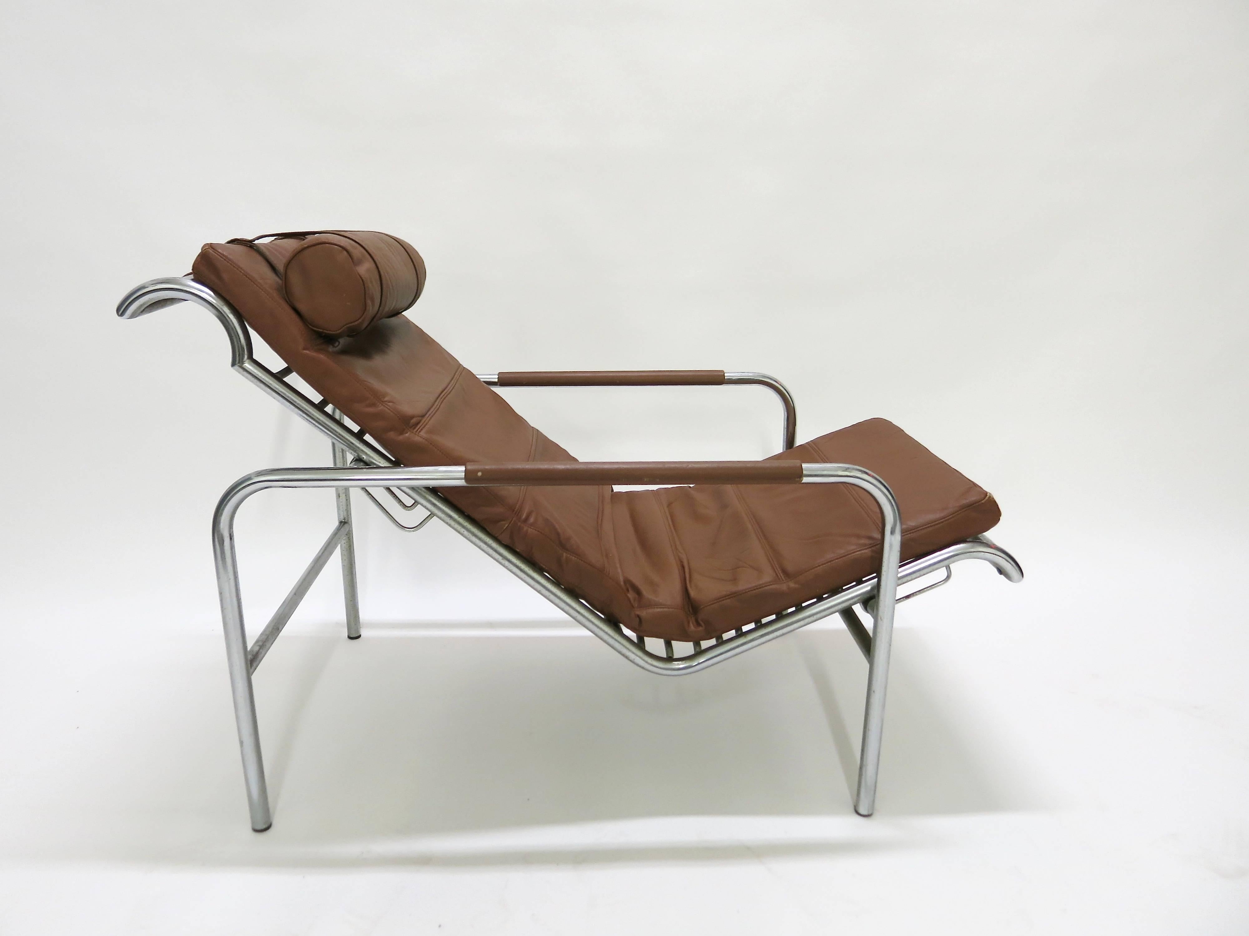 Italian Genni Chaise and Ottoman by Gabriele Mucchi for Zanotta Designed 1935, Italy