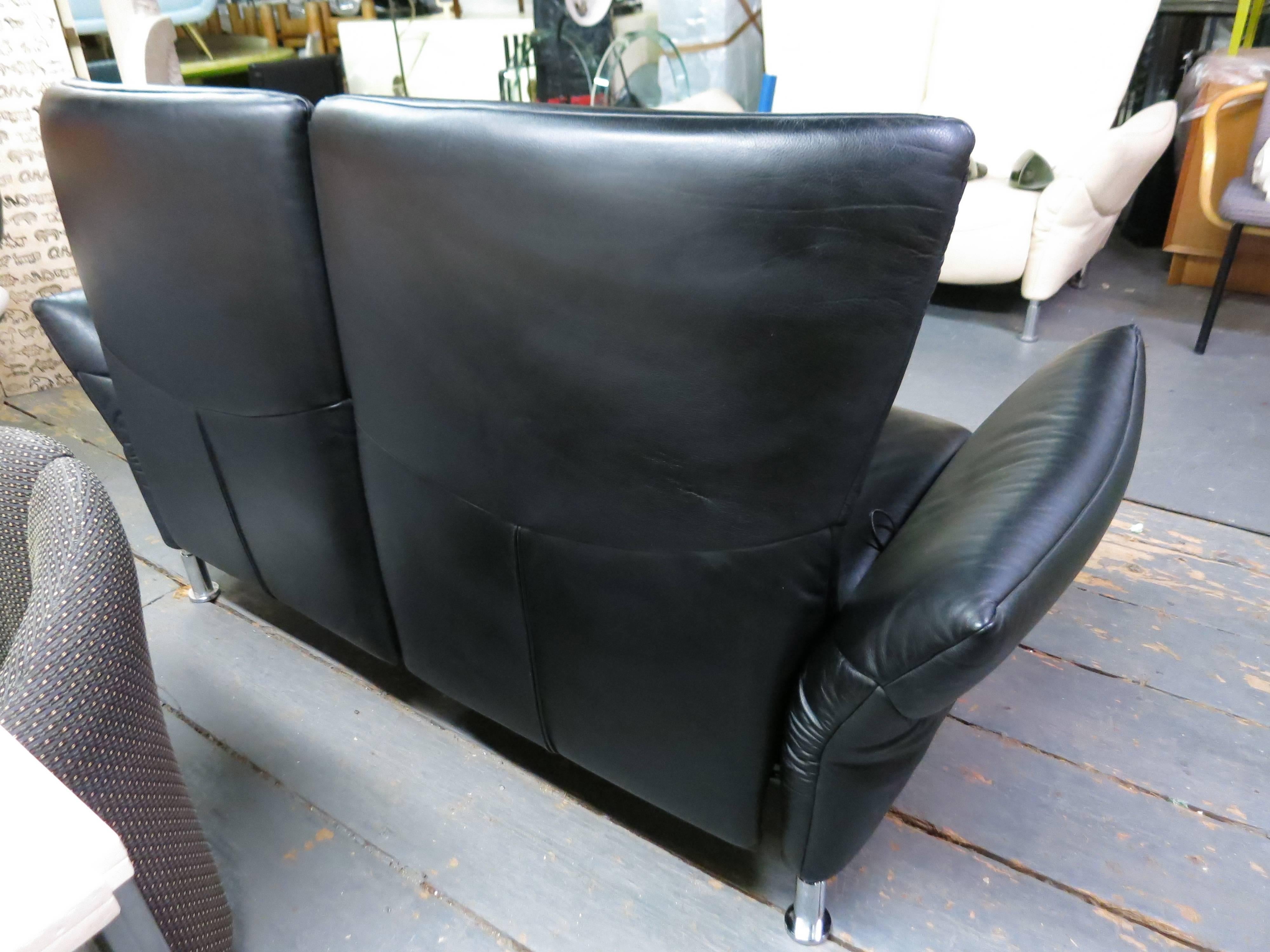  Love Seat with  De Sede, stamped in the leather 1990s Made in Switzerland 3