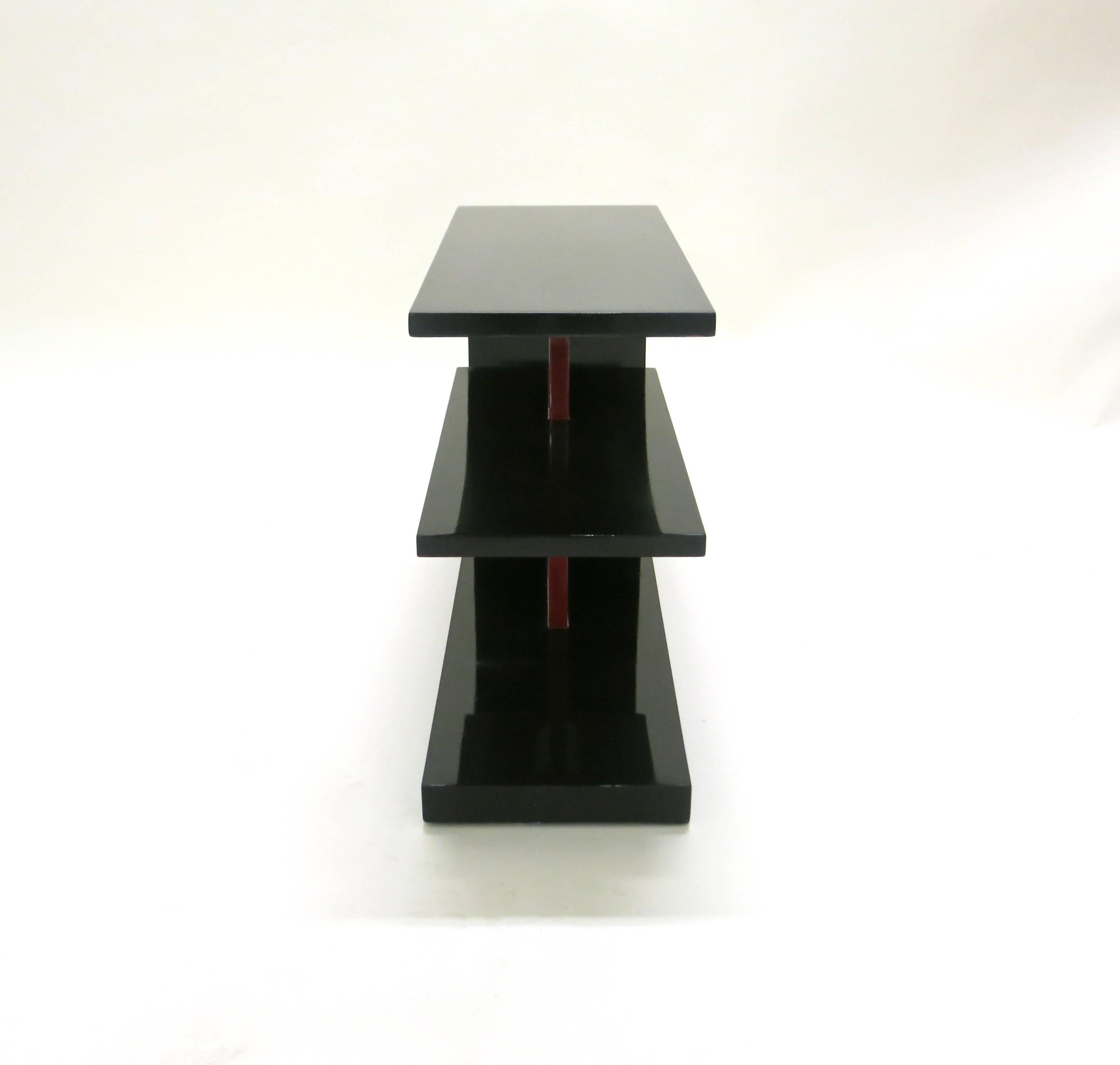 Pair of End Tables in the Style of Gilbert Rohde, circa 1935 Made in USA 1