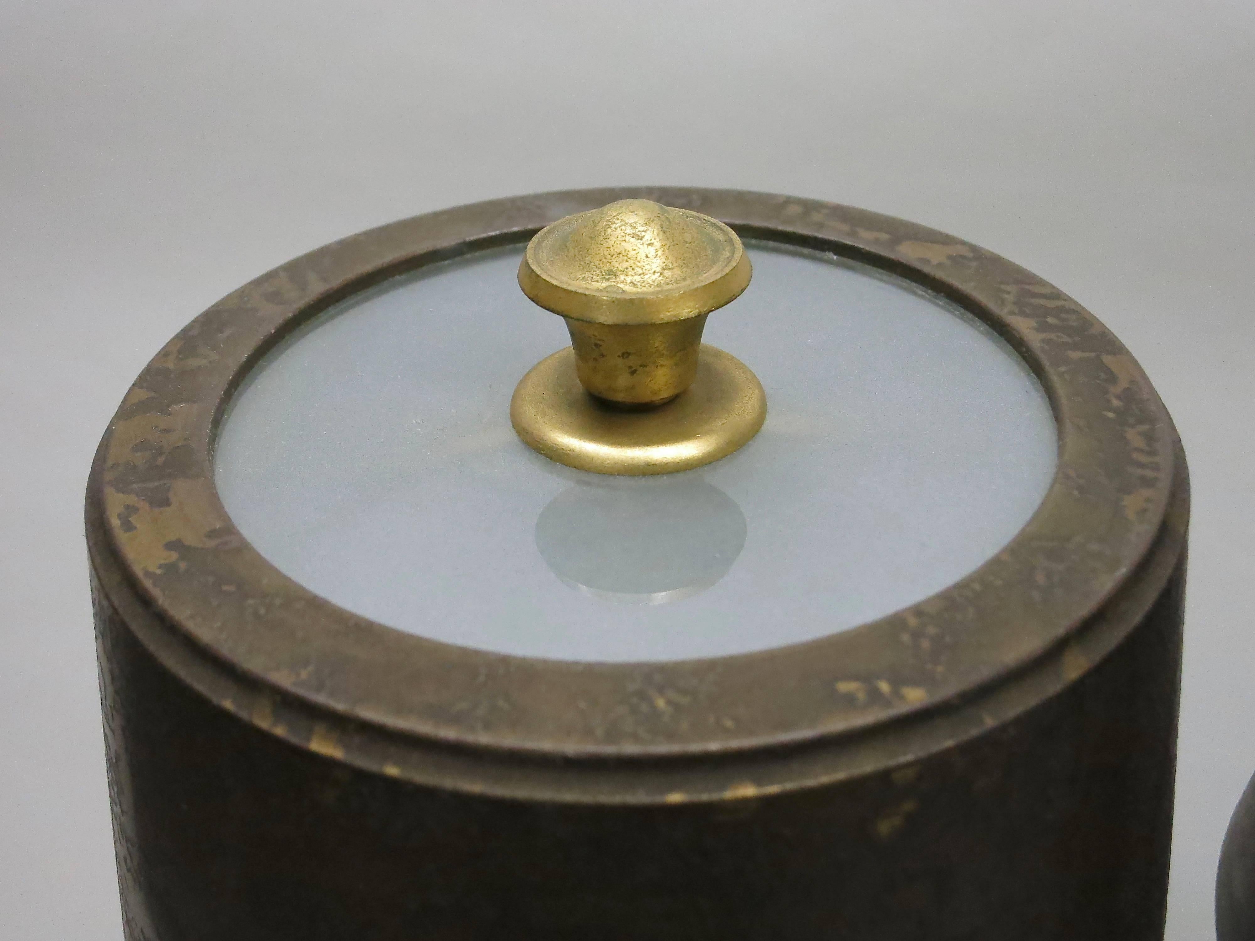 Patiné Lampes de table en bronze doré par Gnet et Michon, vers 1930, fabriquées en France en vente
