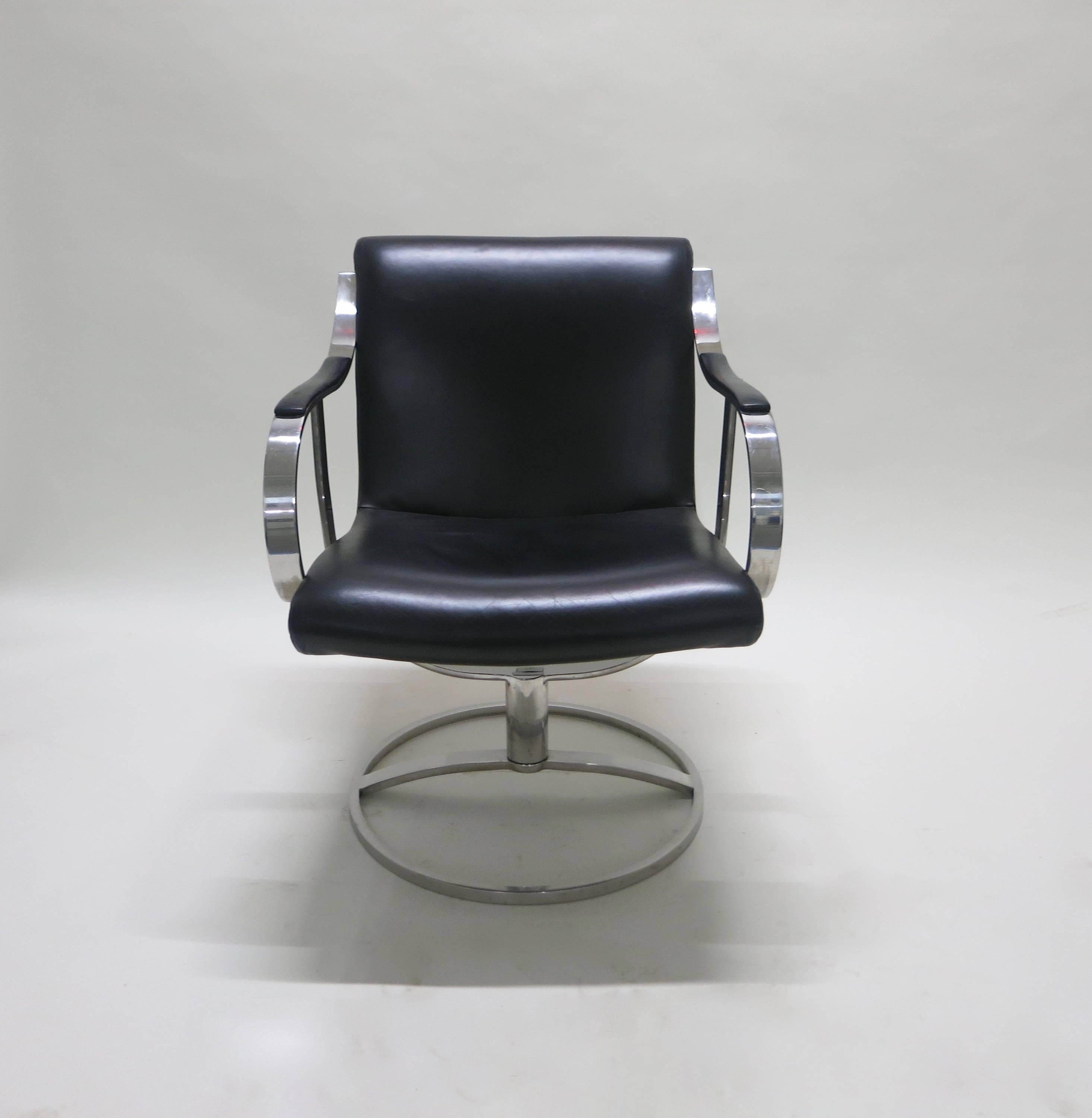 Mid-Century Modern Pair of Swivel Chairs by Gardner Leaver for Steelcase, circa 1965, American