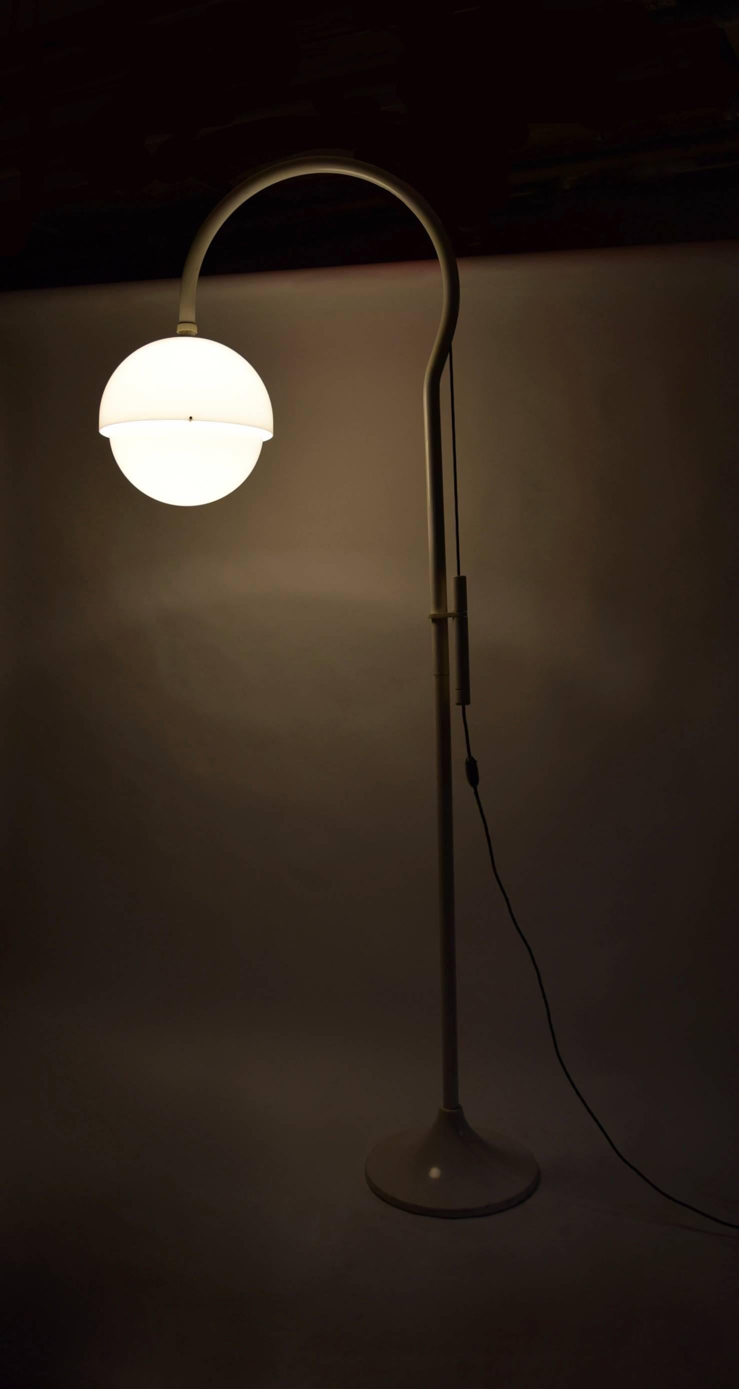 Floor Lamp Designed by Luigi Bandini Buti for Kartell in 1967, Made in Italy In Good Condition For Sale In Jersey City, NJ