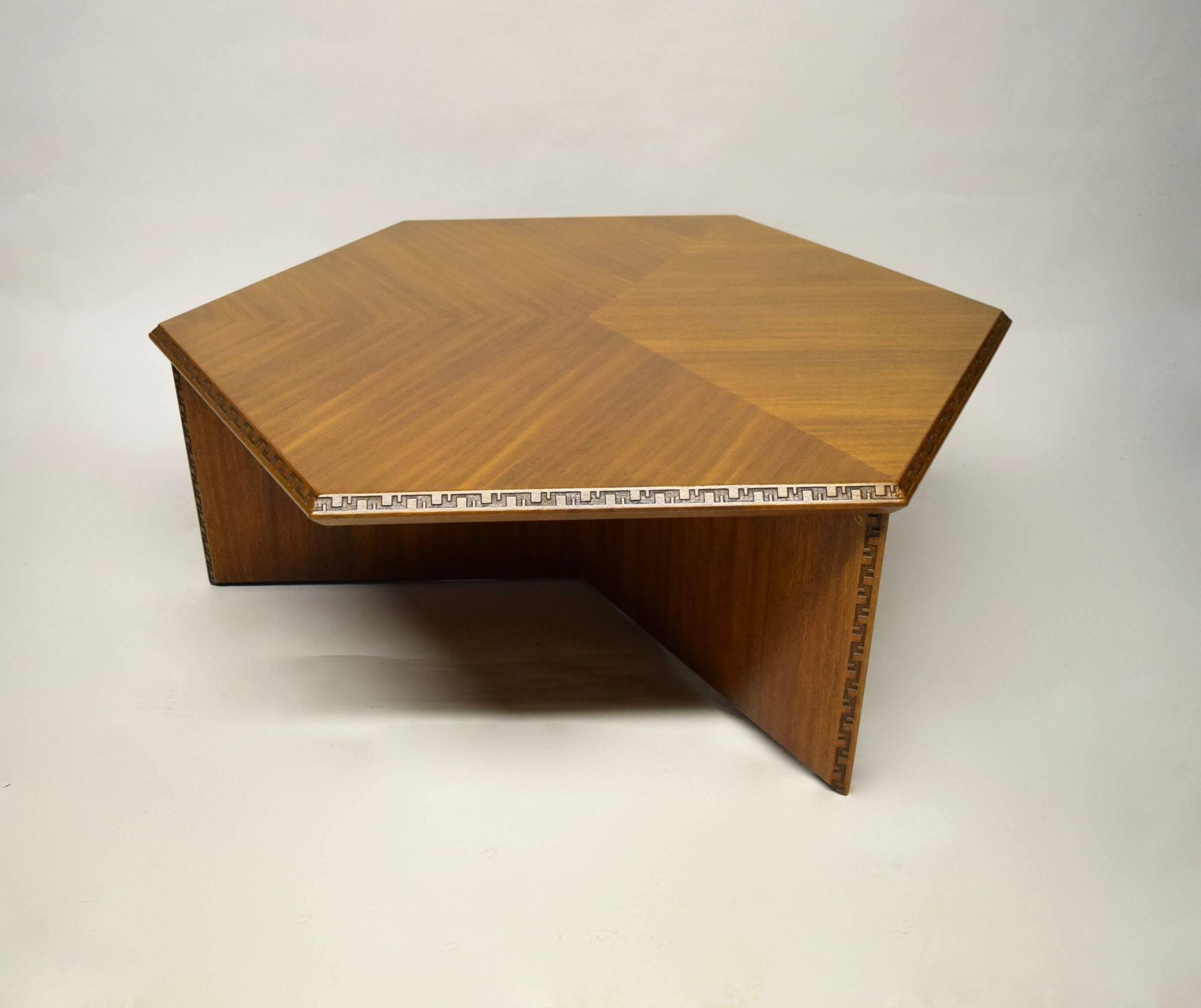 Hexagonal Coffee designed by Frank Lloyd Wright for Henredon in 1955, USA In Excellent Condition In Jersey City, NJ