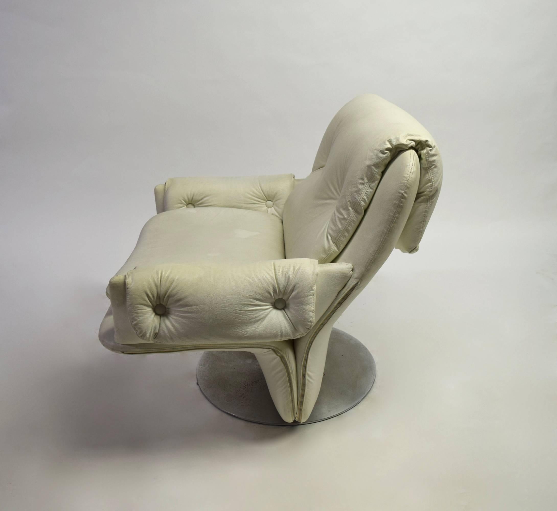 Mid-20th Century Swivel Lounge Chair, Italy, 1960s