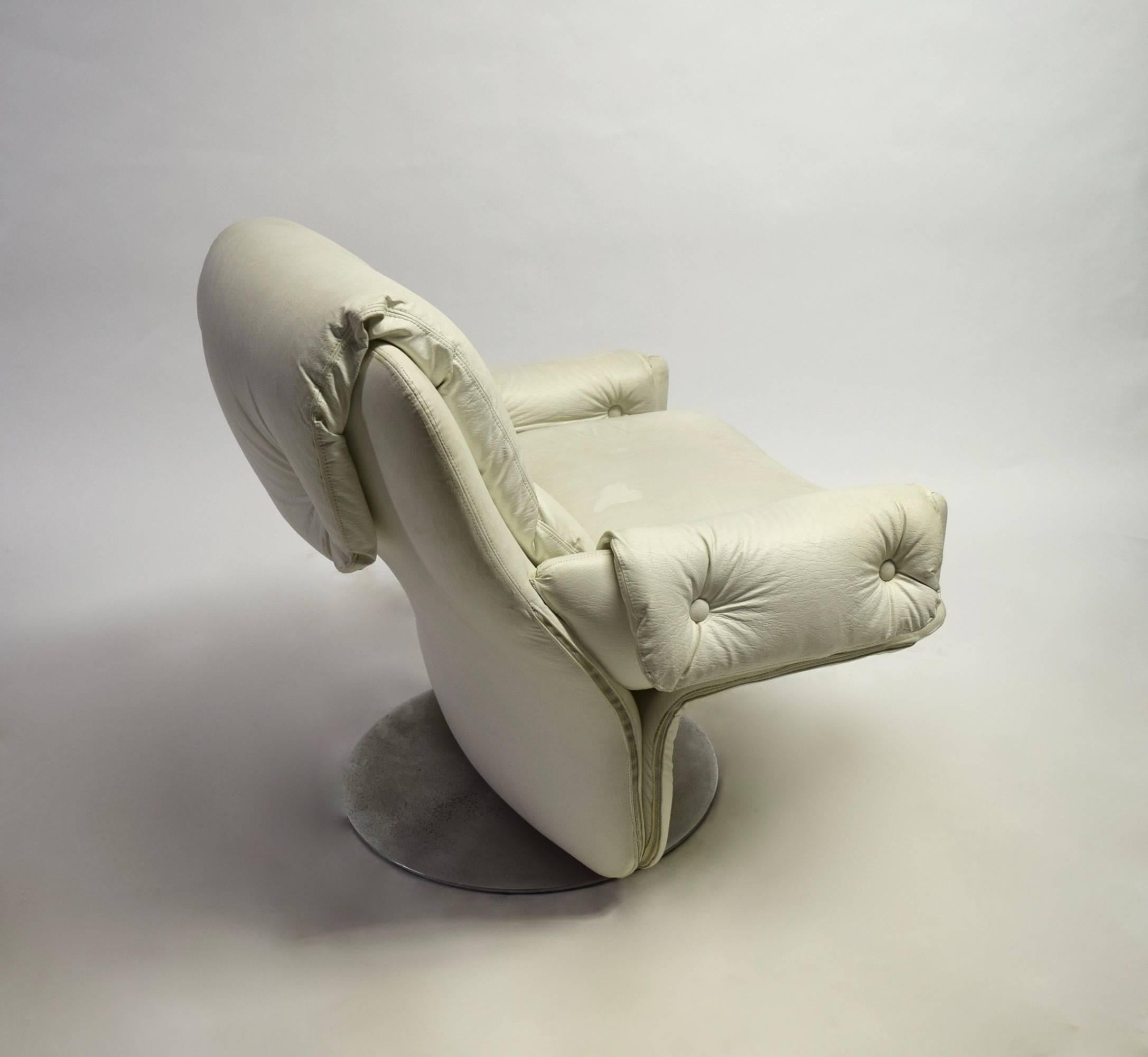 Swivel Lounge Chair, Italy, 1960s 2