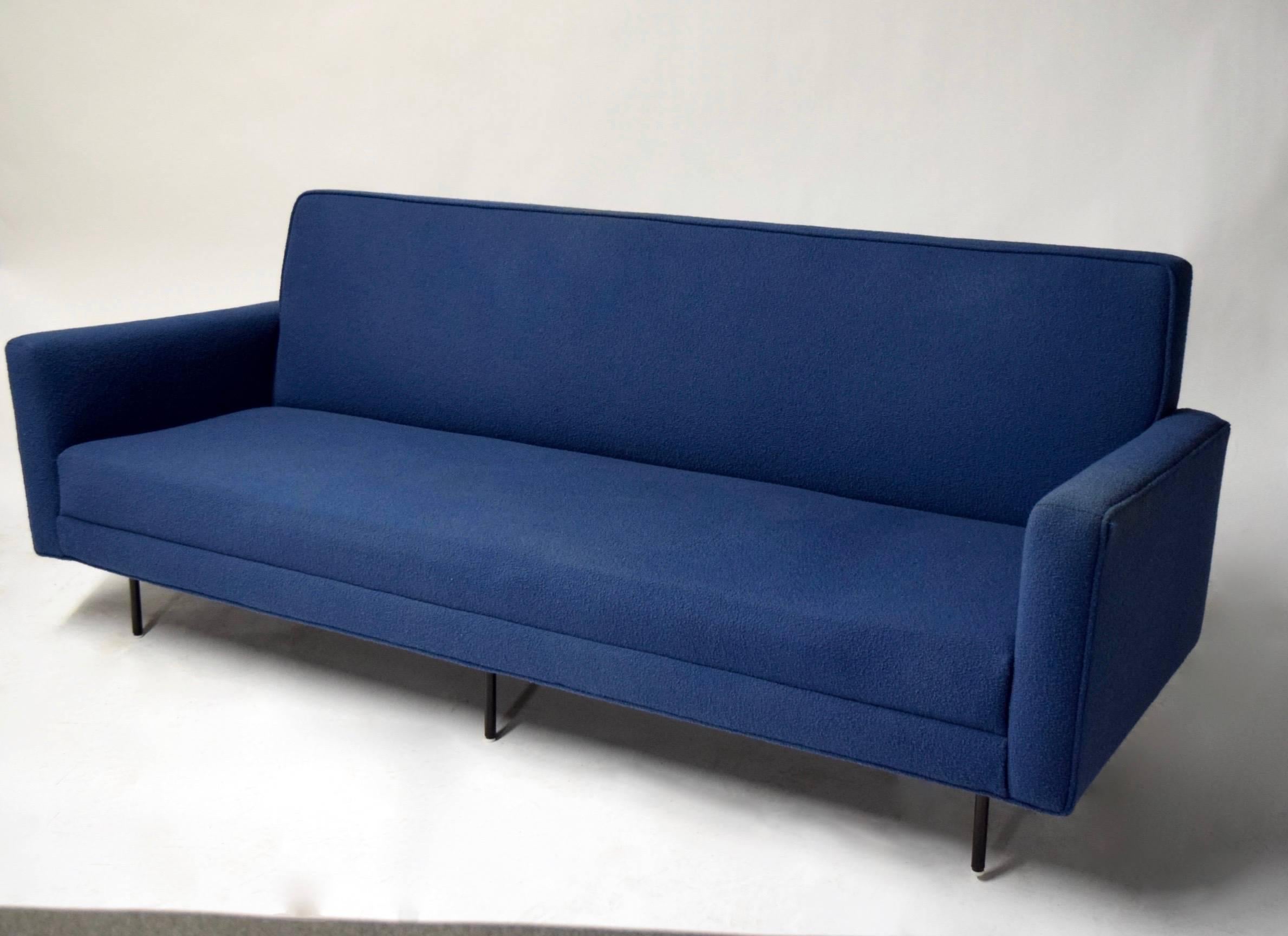 Sofa von Florence Knoll, gepolstert mit Knoll-Stoff, um 1950 (Moderne der Mitte des Jahrhunderts)