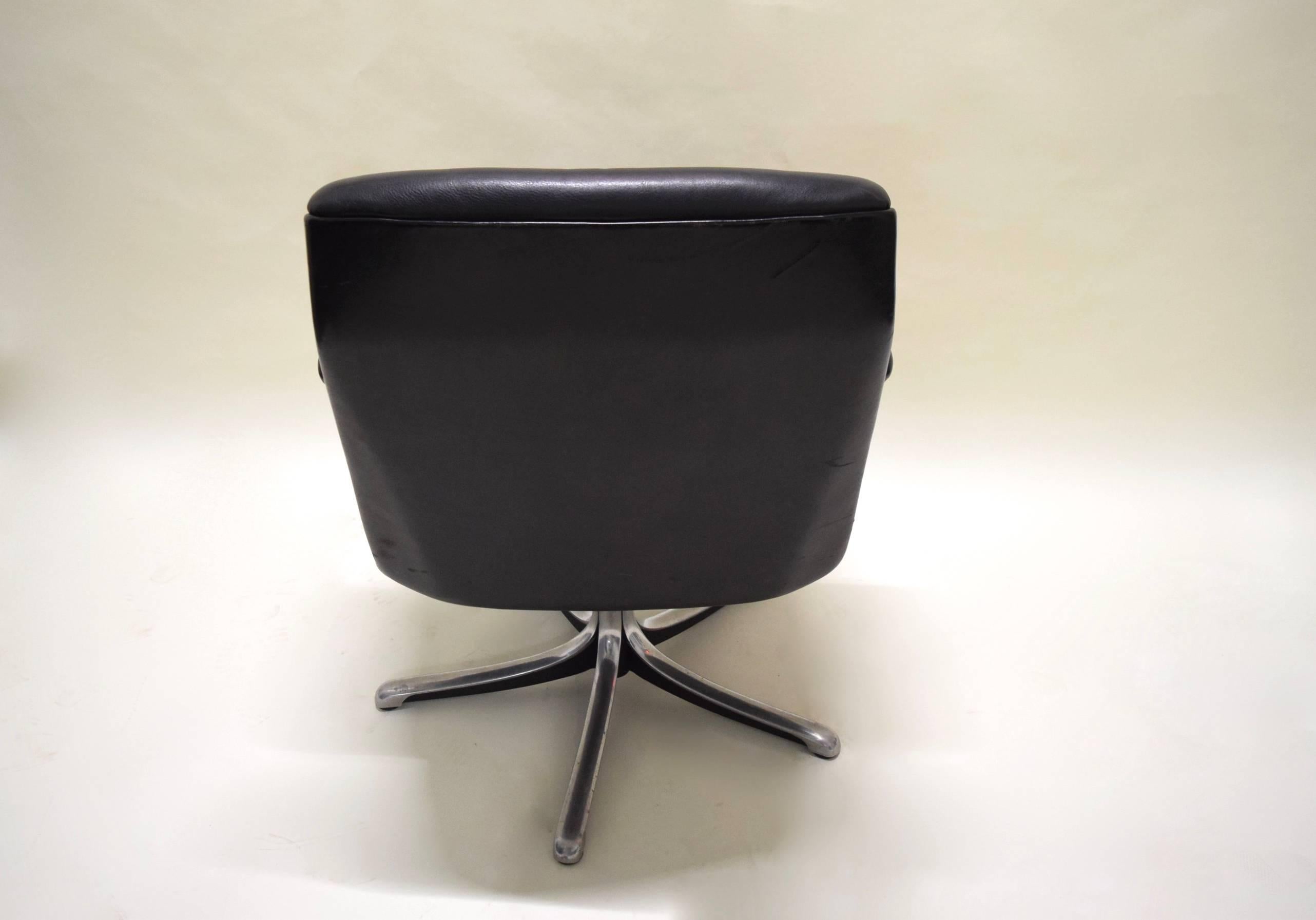 Swivel Desk Chair by Osvaldo Borsani for Tecno, Italy, circa 1960 2