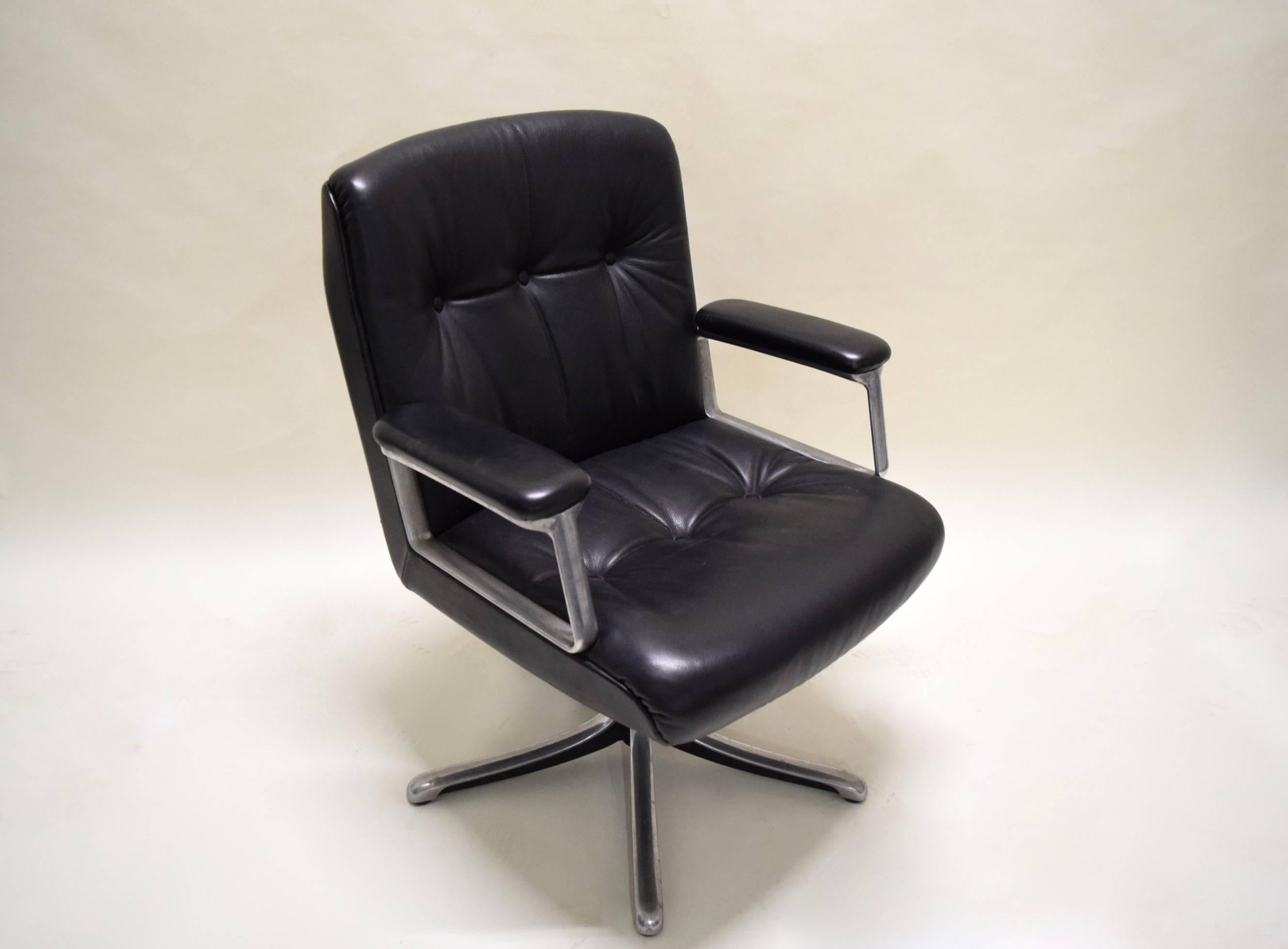 Swivel Desk Chair by Osvaldo Borsani for Tecno, Italy, circa 1960 3