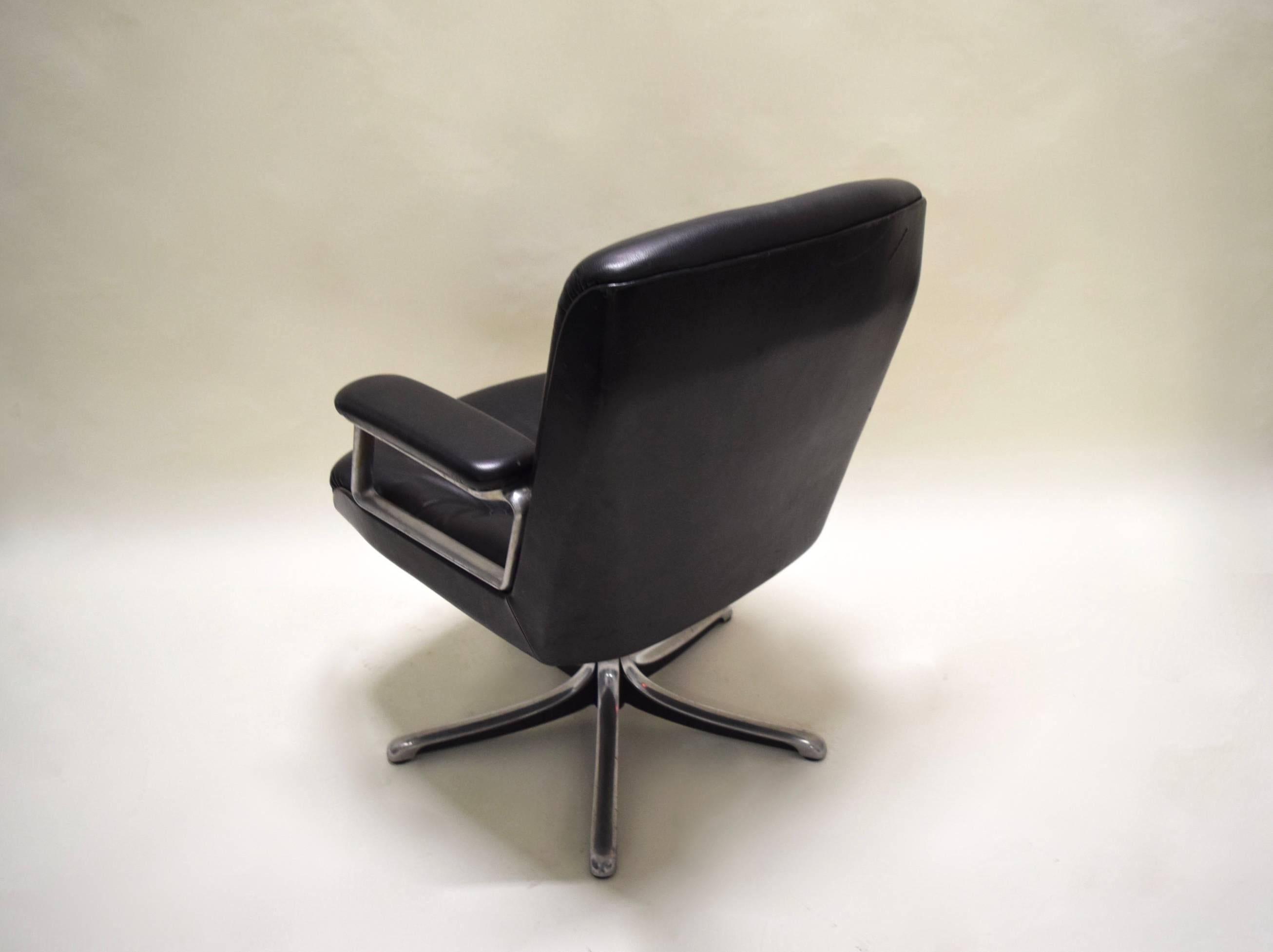 Swivel Desk Chair by Osvaldo Borsani for Tecno, Italy, circa 1960 1