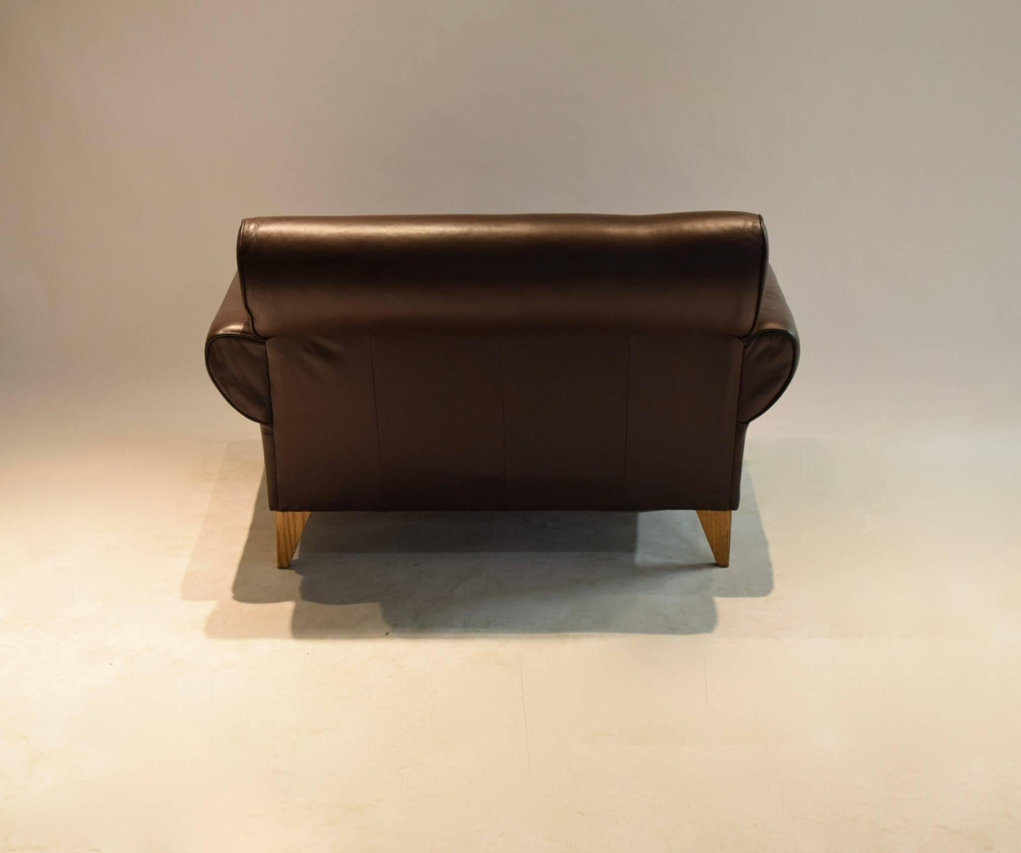 Wide Lounge Chair in Leather by Conran, UK 2000s In Good Condition In Jersey City, NJ