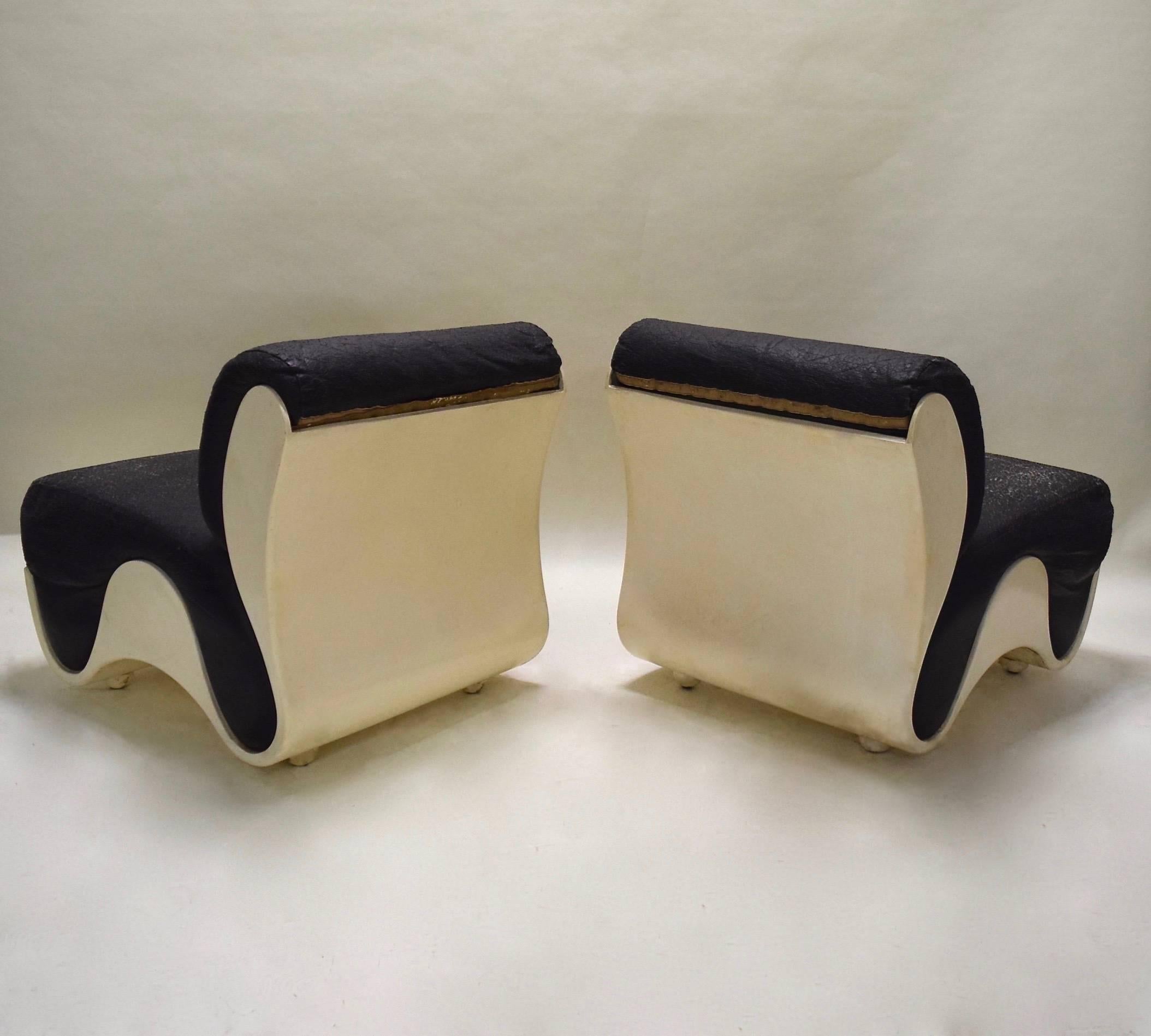 Pair of Fiberglass Lounge Chairs, circa 1965 1