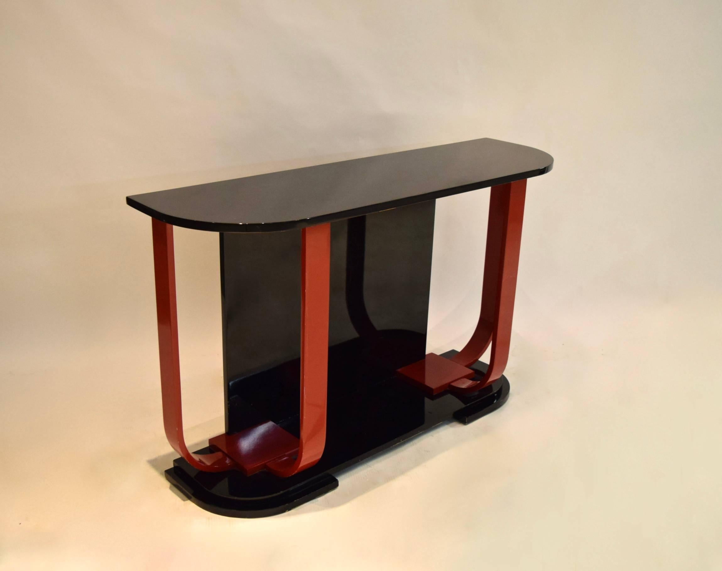 French Black and Red Lacquered Console by  Roche Bobois circa 1975 Made in France