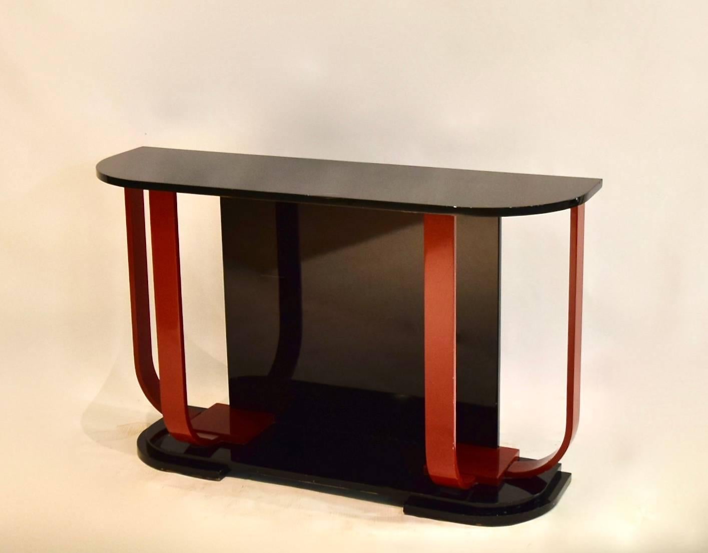 Late 20th Century Black and Red Lacquered Console by  Roche Bobois circa 1975 Made in France