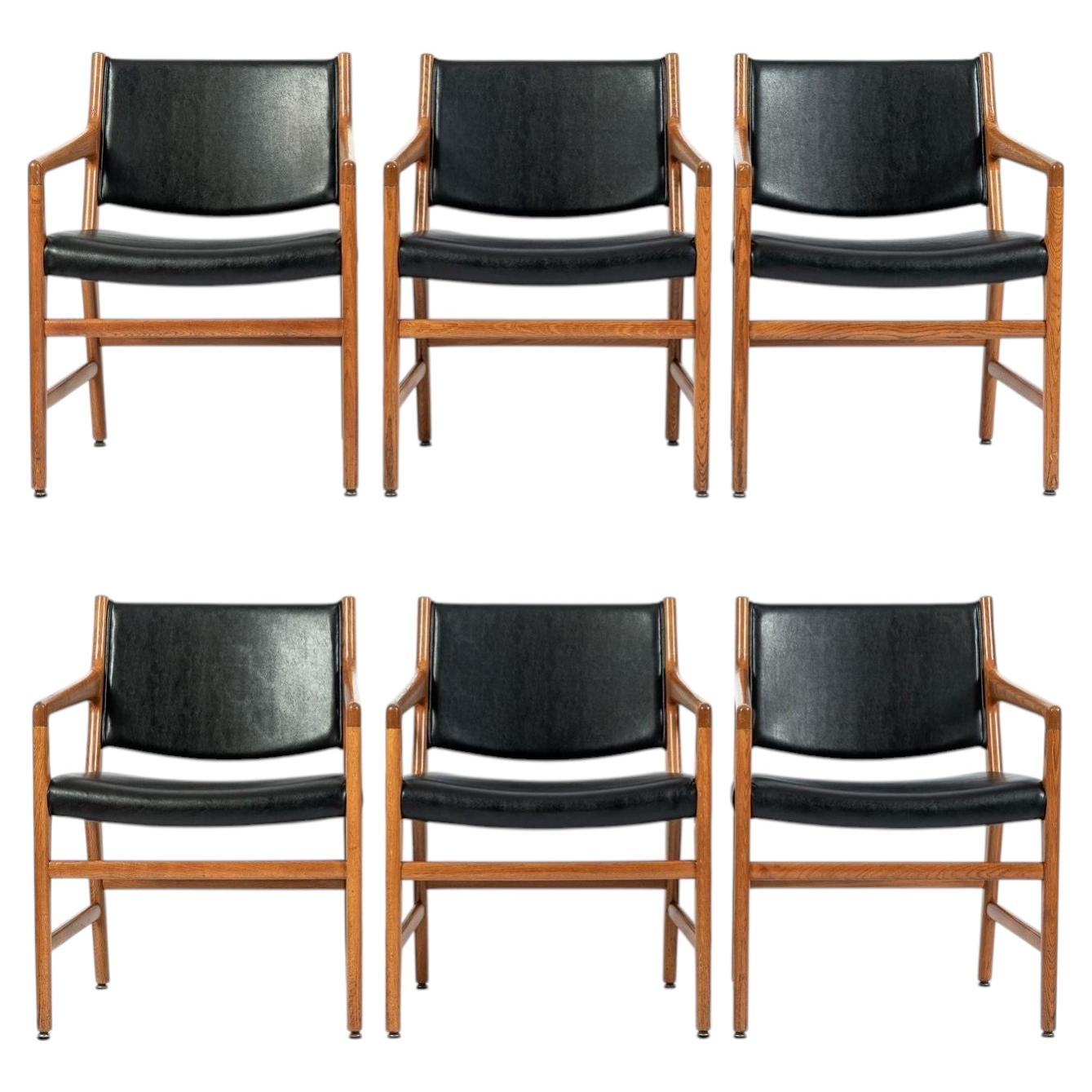 Hans J. Wegner JH507 Oak Dining Armchairs for Johannes Hansen (Attr.) Circa 1965 For Sale