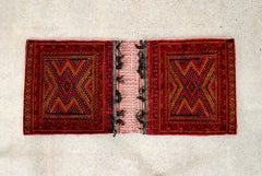 Tapis de selle tribal en laine du Baluchistan afghan, rouge, ancien