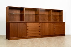 Coppia di vetrine-libreria svedesi in teak in stile Mid-Century Modern, anni '60
