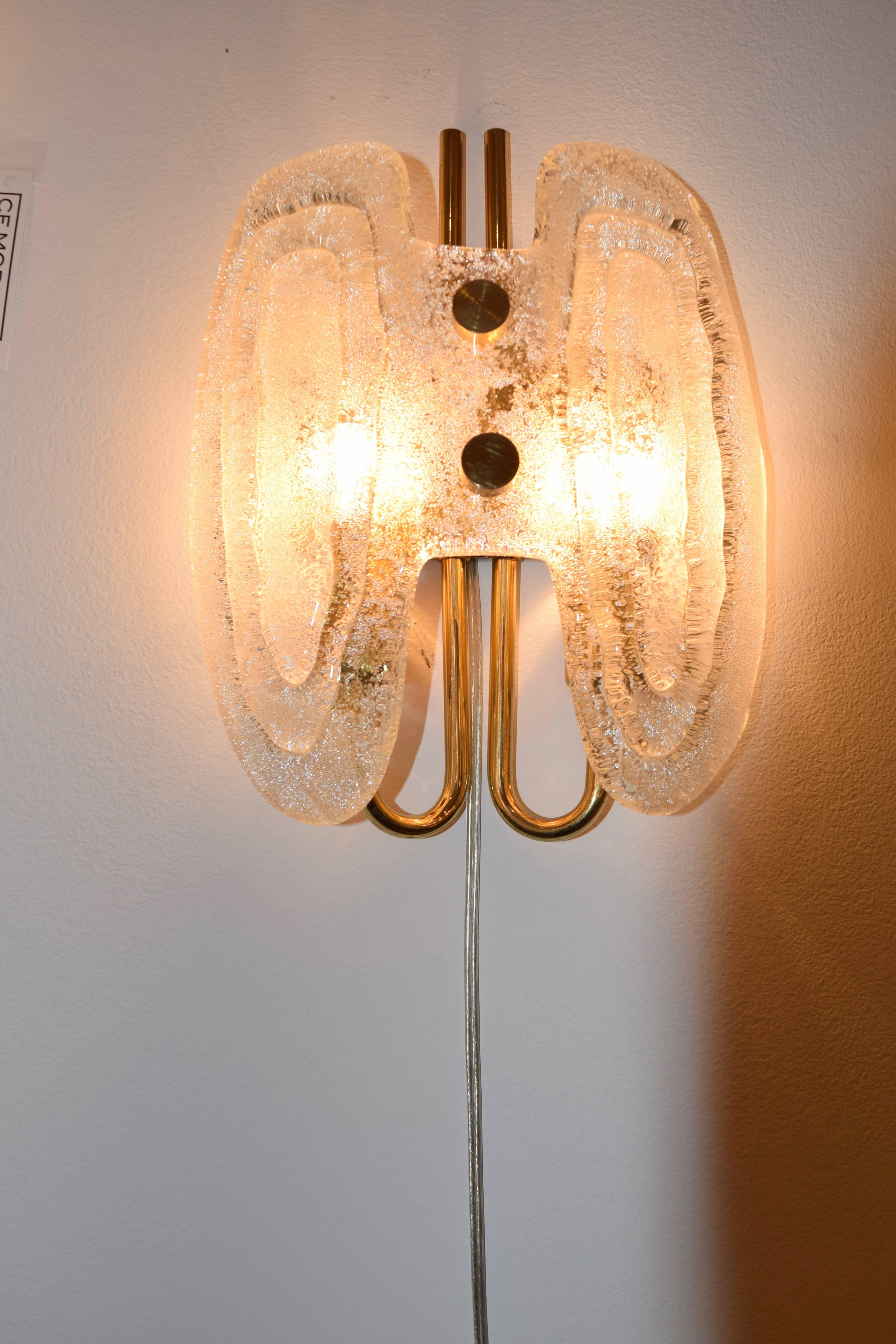 Pair of Austrian Brass and Crystallized Glass Sconces In Excellent Condition For Sale In New York, NY