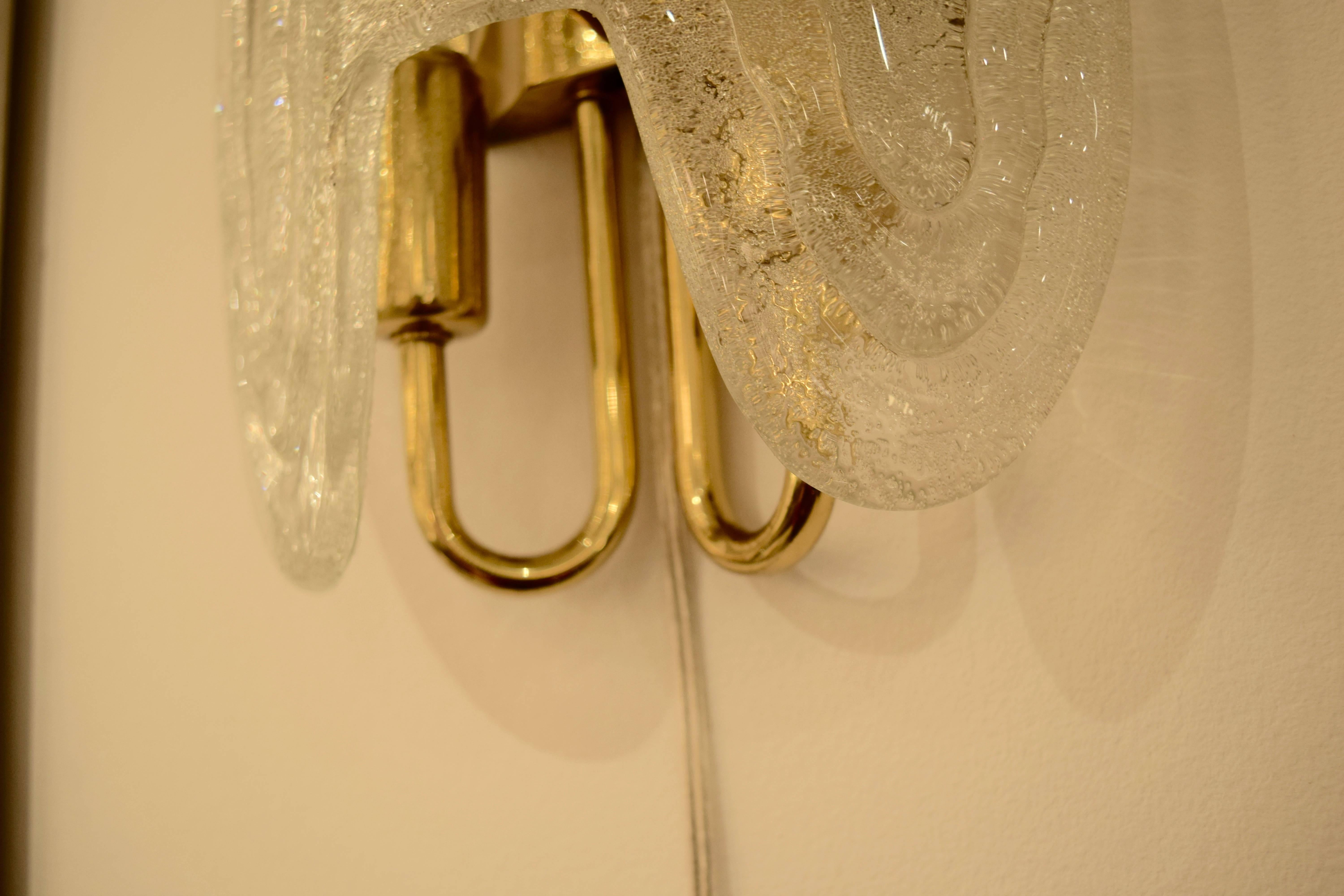 20th Century Pair of Austrian Brass and Crystallized Glass Sconces For Sale