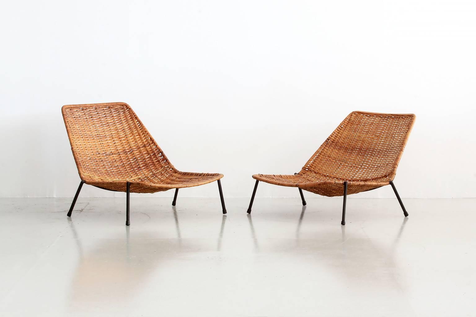 Woven Wicker Pool Chairs  In Excellent Condition In Beverly Hills, CA