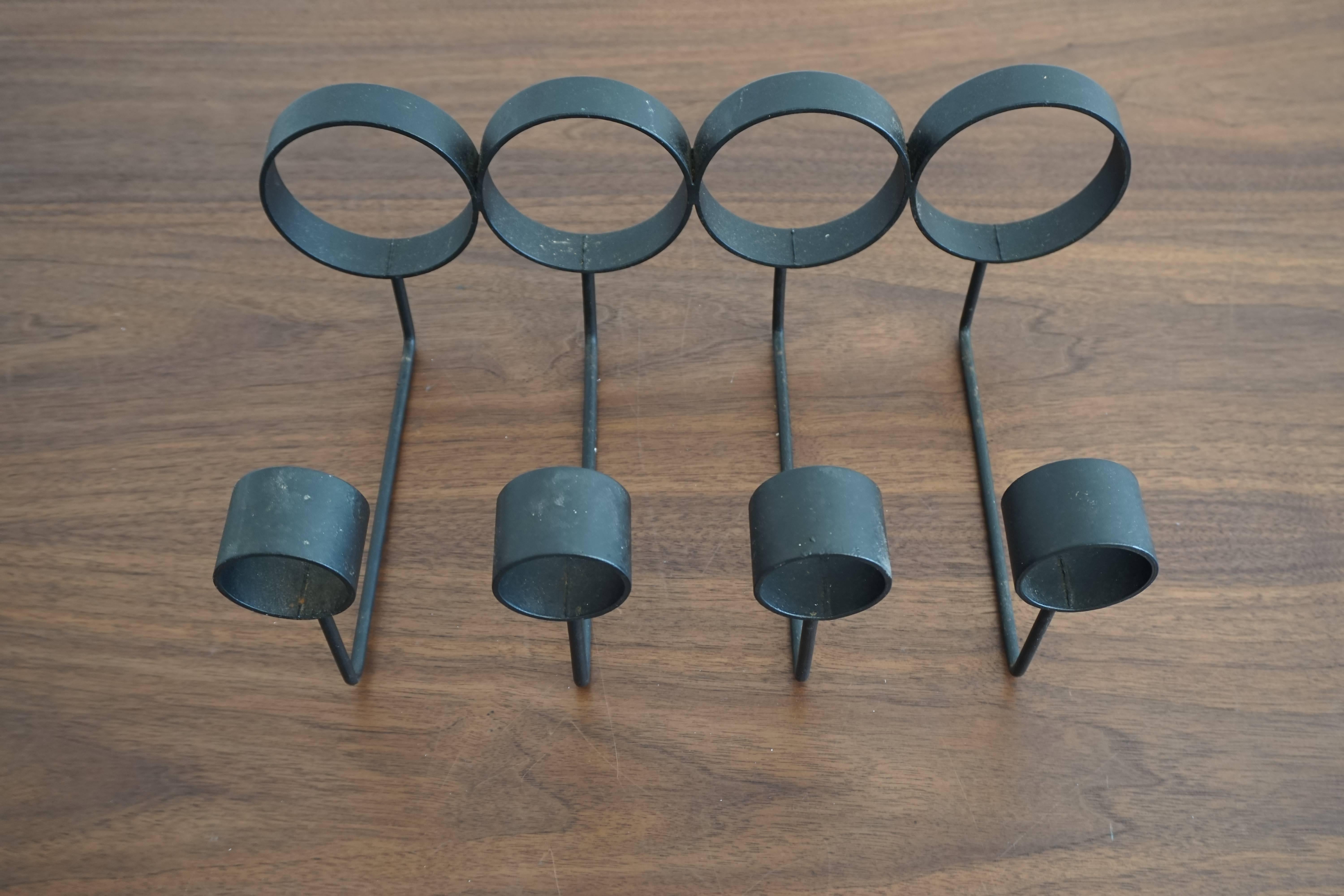 Minimalist Iron Wine Rack In Excellent Condition In Beverly Hills, CA