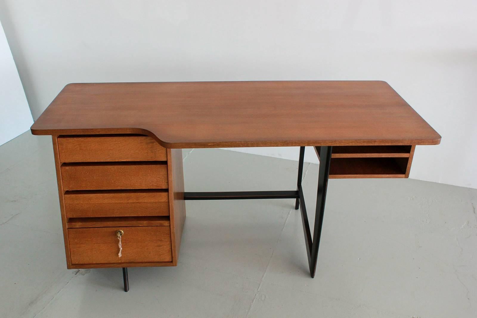 Iron Claude Vassal Desk