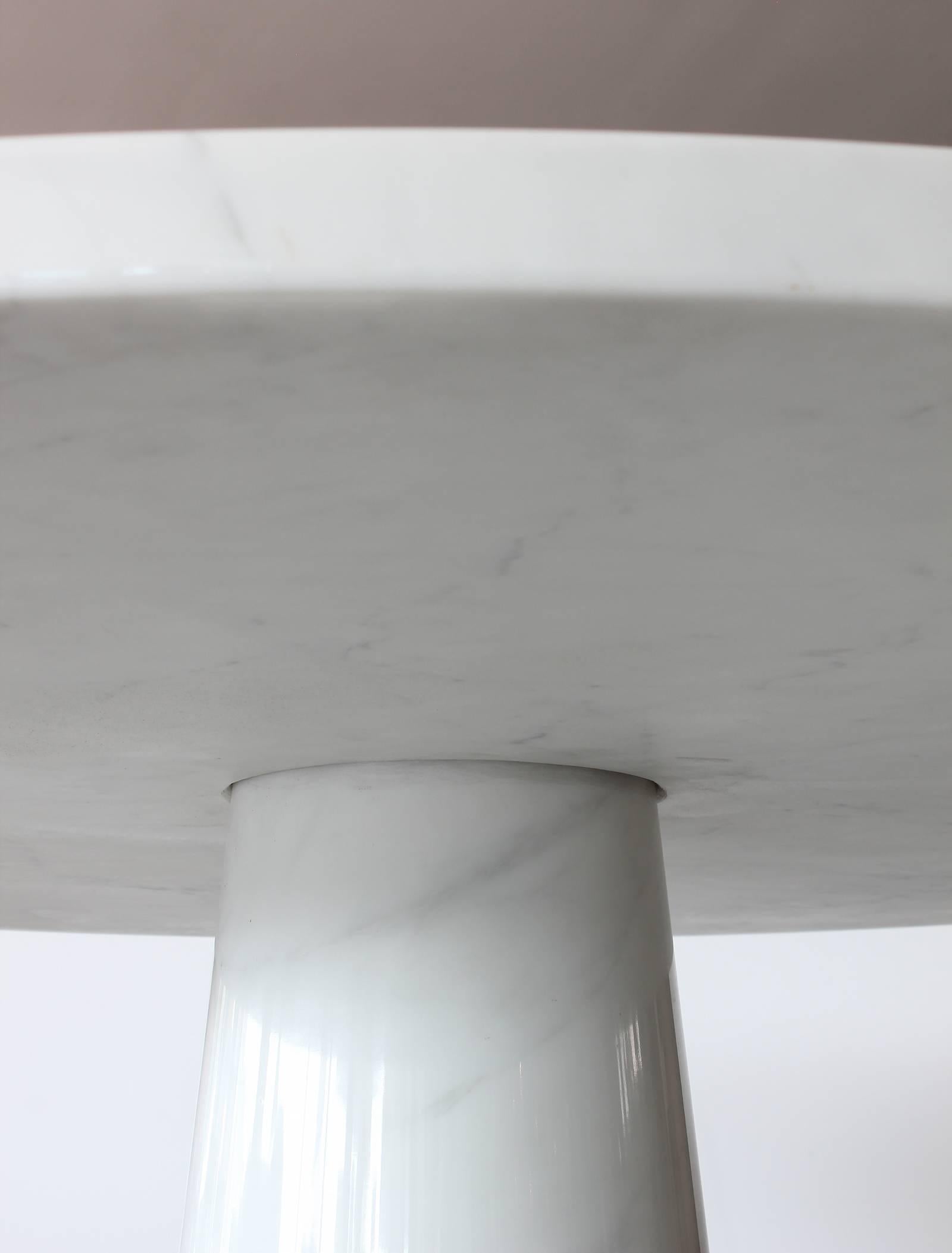 Angelo Mangiarotti Marble Round Dining Table In Excellent Condition In Beverly Hills, CA