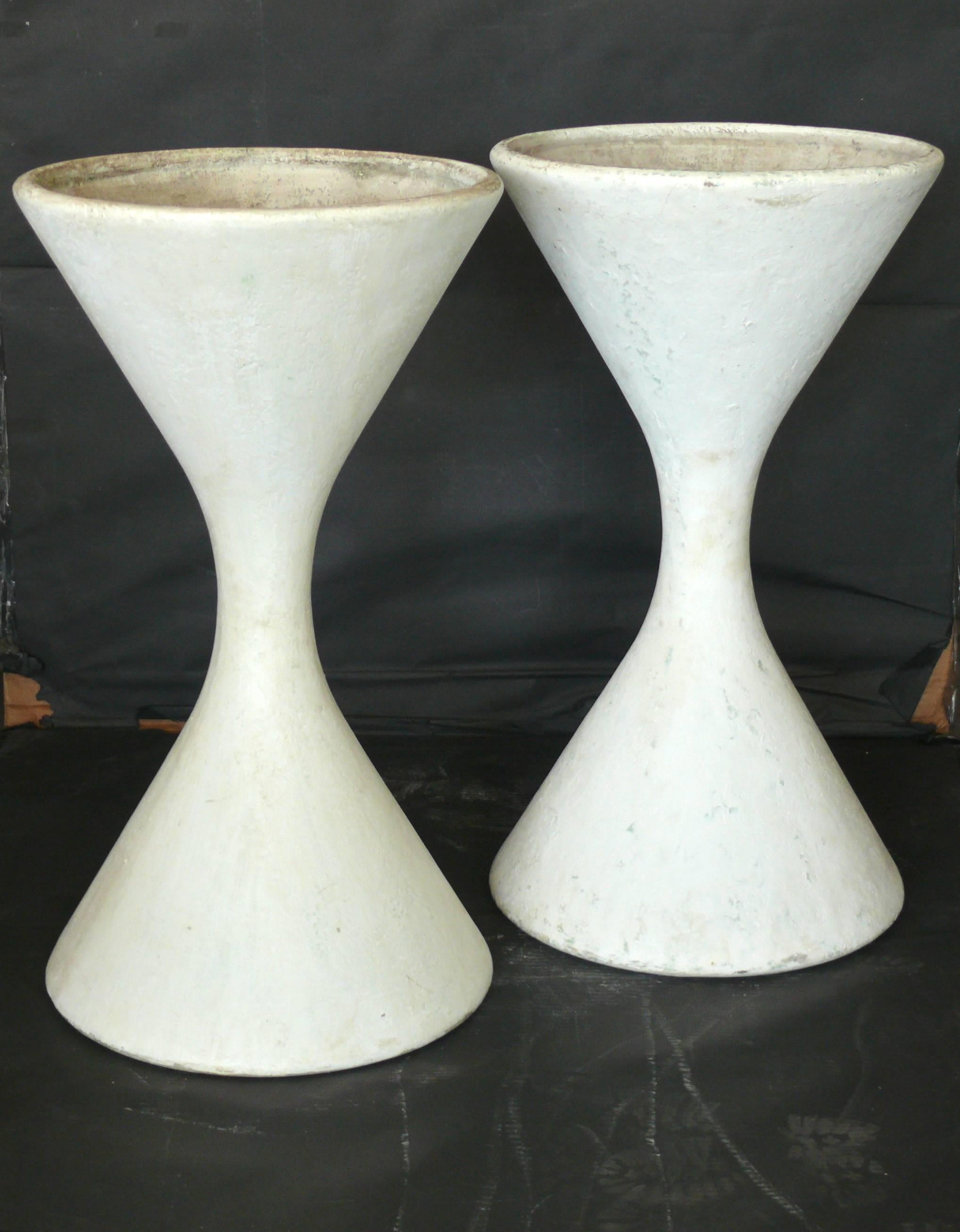 Hourglass Pots by Willy Guhl - Medium  In Excellent Condition In Beverly Hills, CA