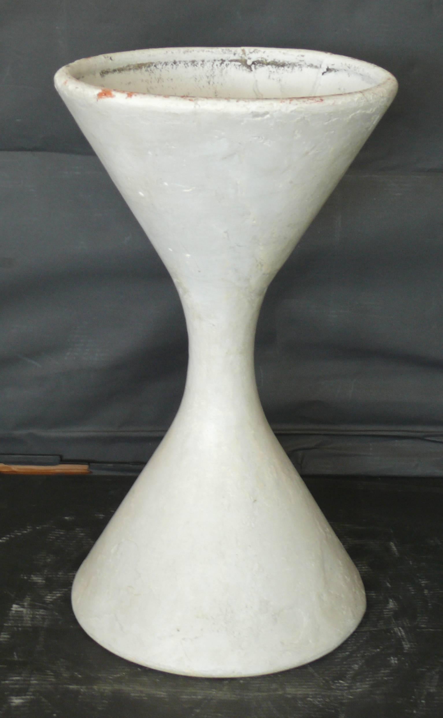 Mid-20th Century Hourglass Pots by Willy Guhl - Medium 