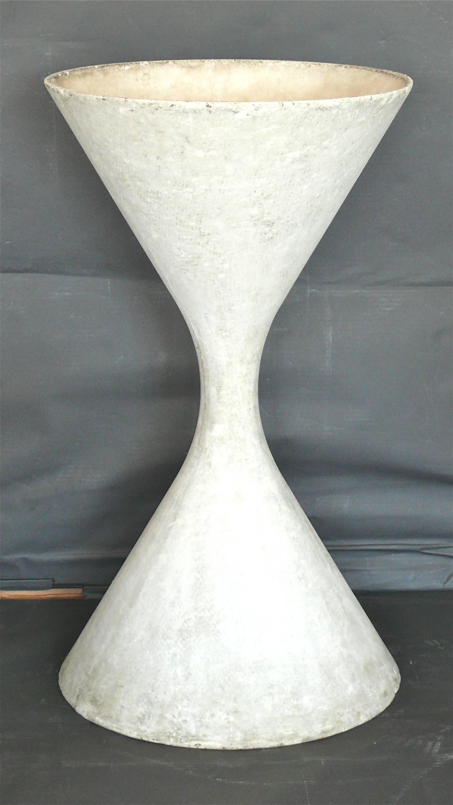 Willy Guhl Hourglass Planters In Excellent Condition In Beverly Hills, CA
