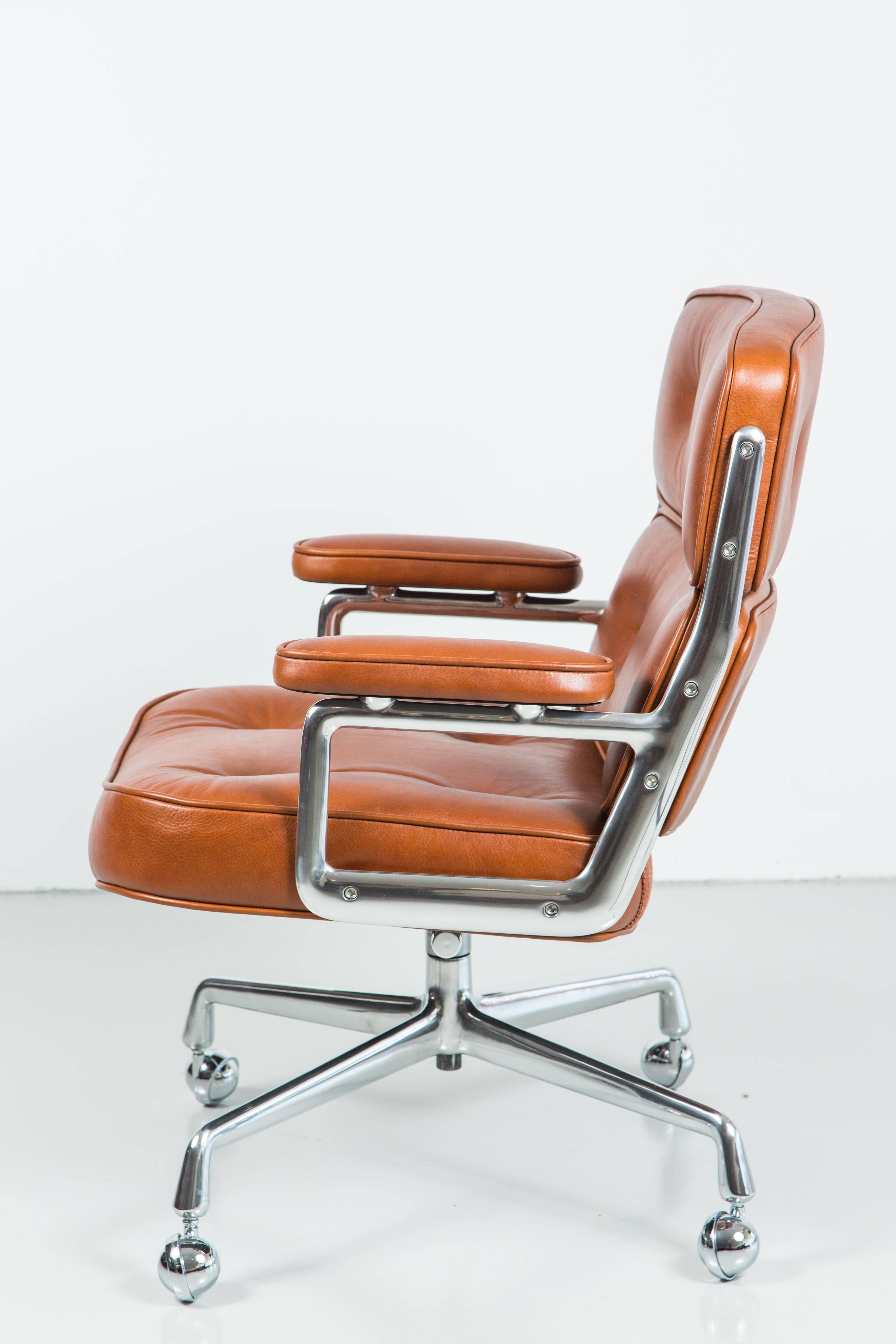 Eames Time Life Chair In Excellent Condition In Beverly Hills, CA